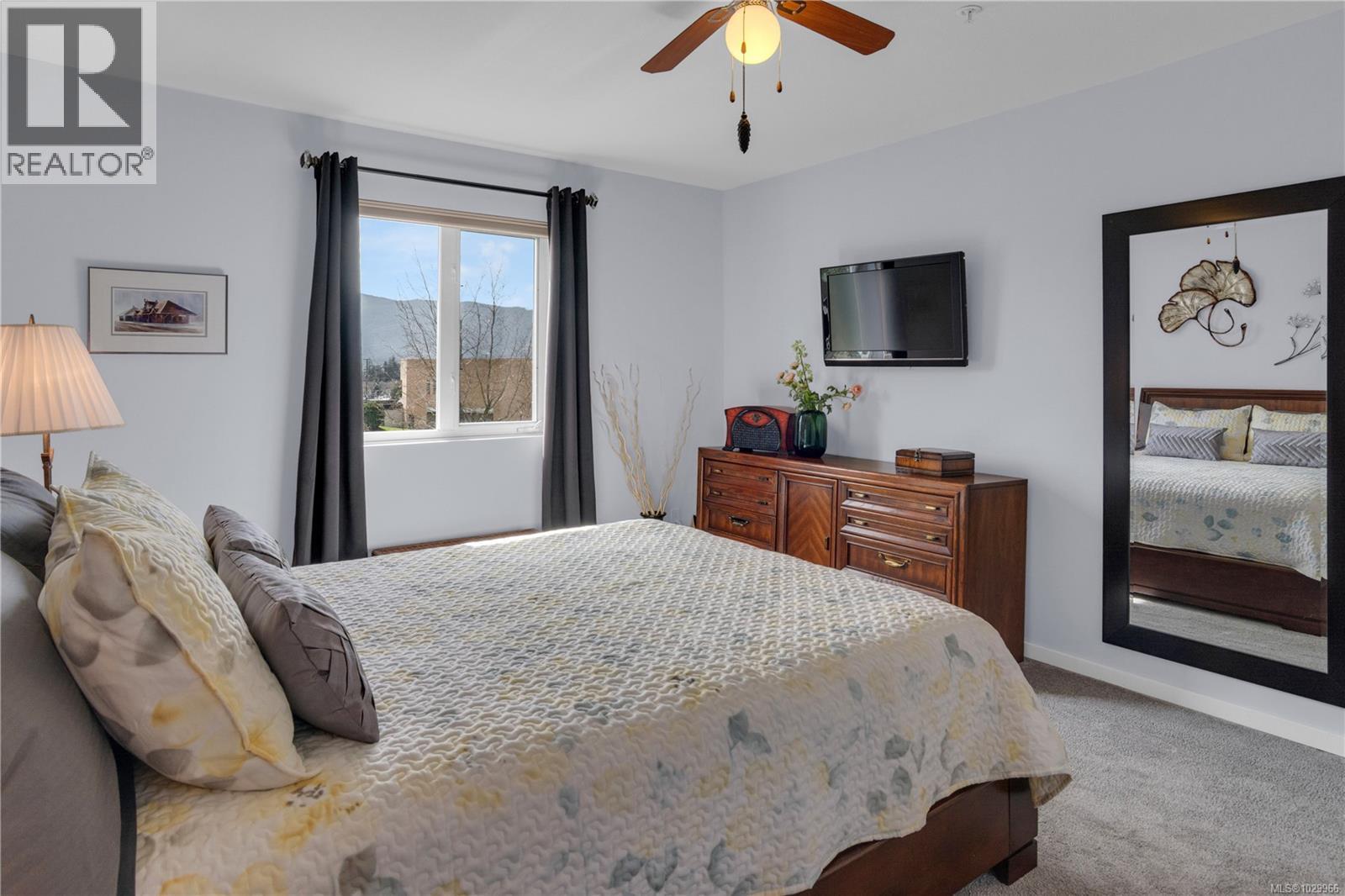 #201 4971 SONGBIRD PL - 16