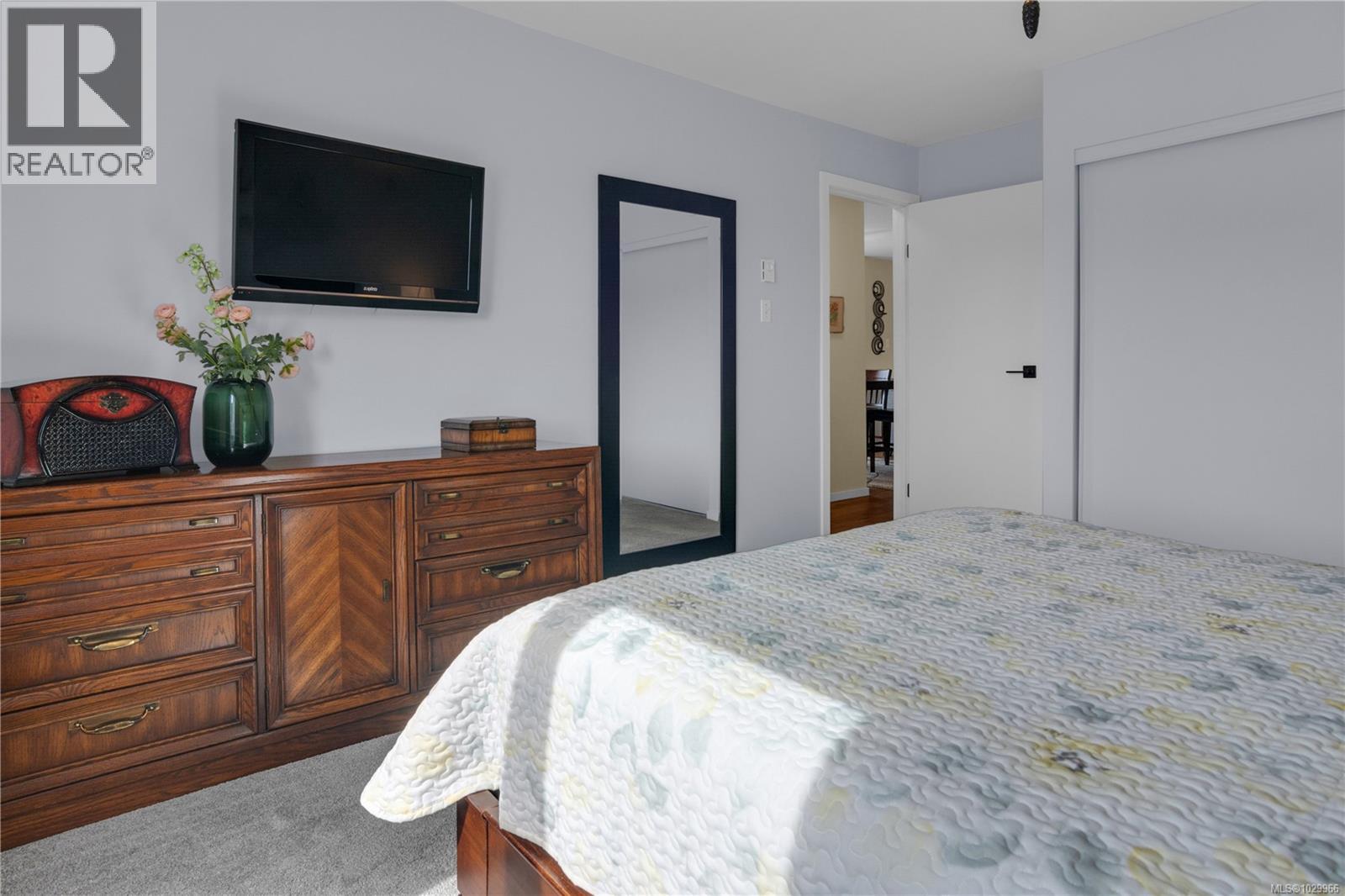 #201 4971 SONGBIRD PL - 17