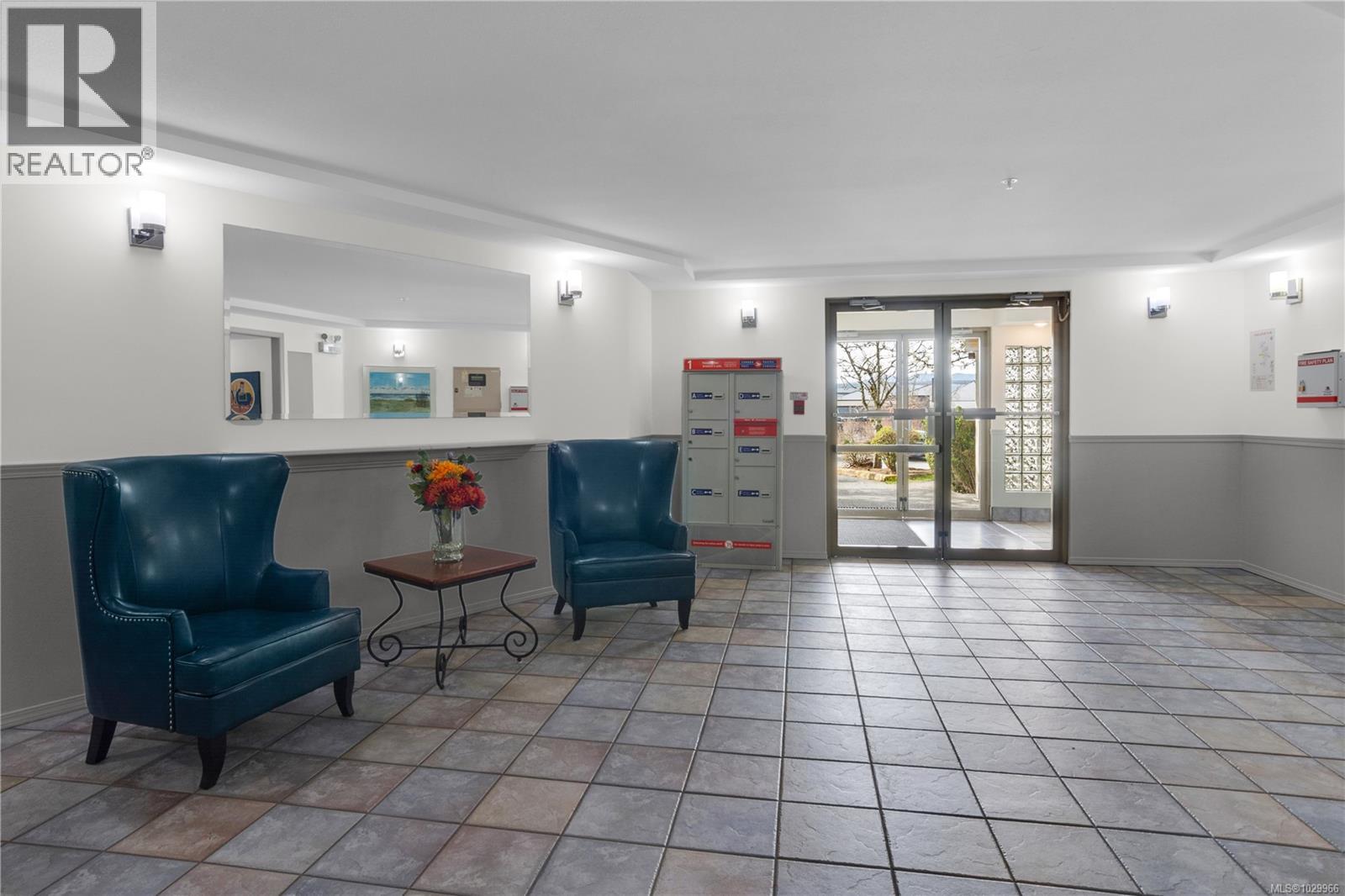 #201 4971 SONGBIRD PL - 29