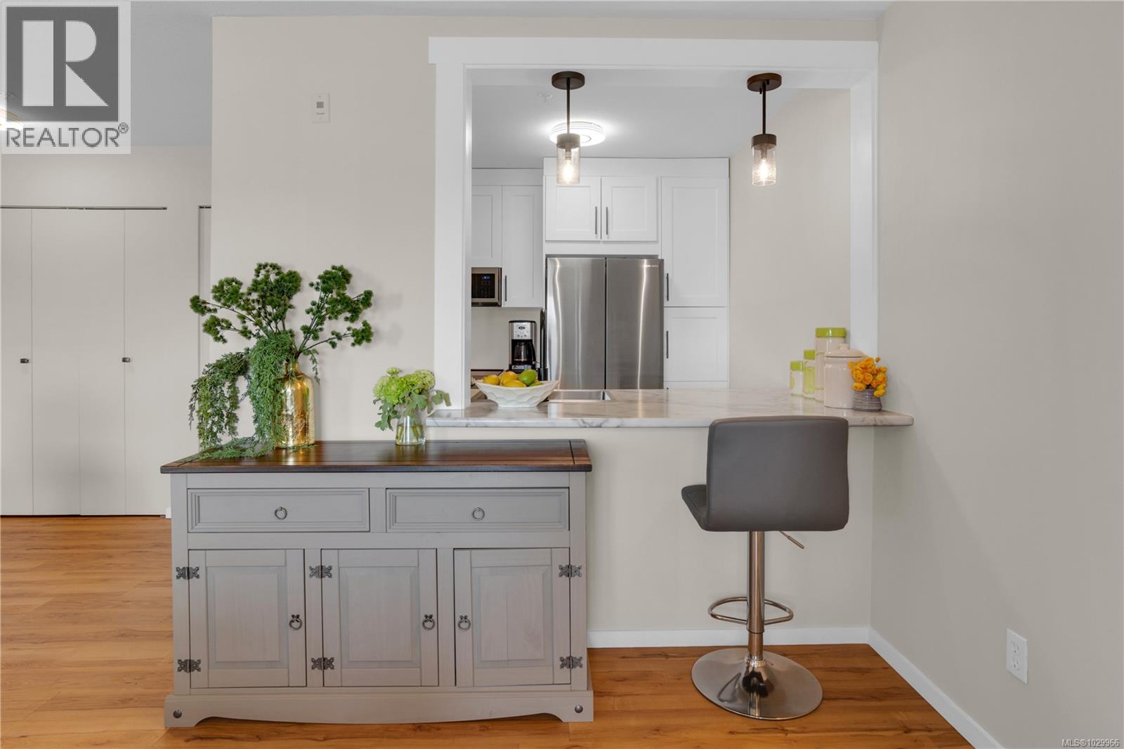 #201 4971 SONGBIRD PL - Image 3