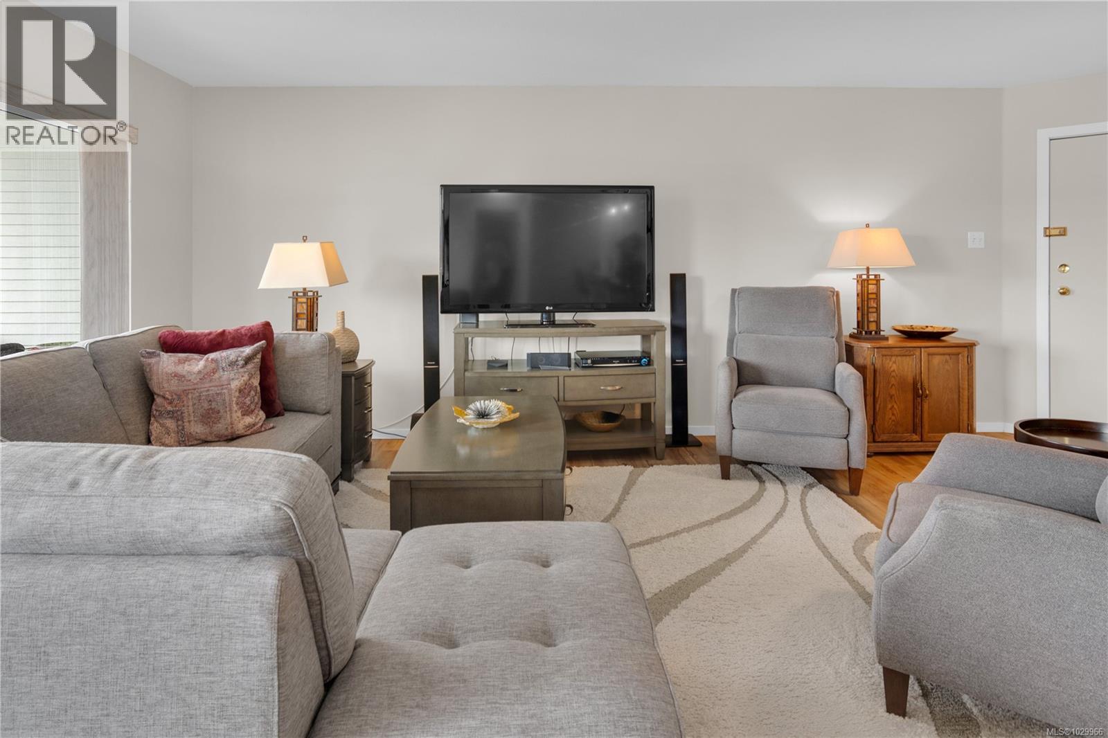 #201 4971 SONGBIRD PL - 6