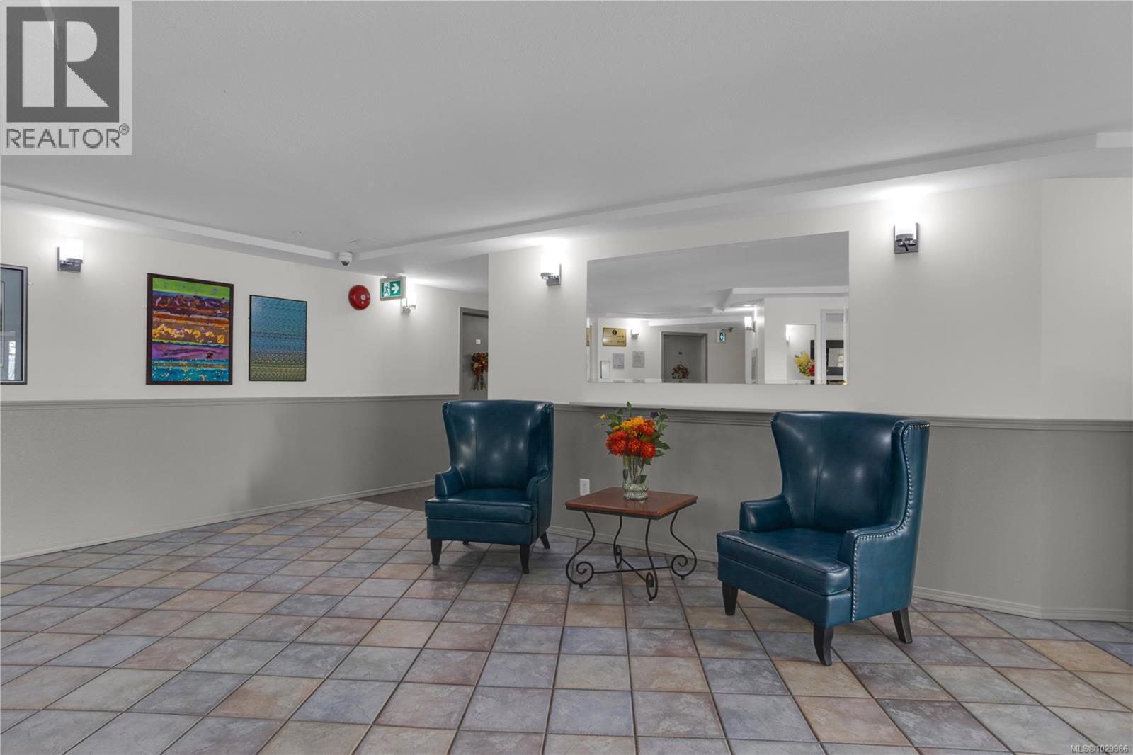 #201 4971 SONGBIRD PL - 28