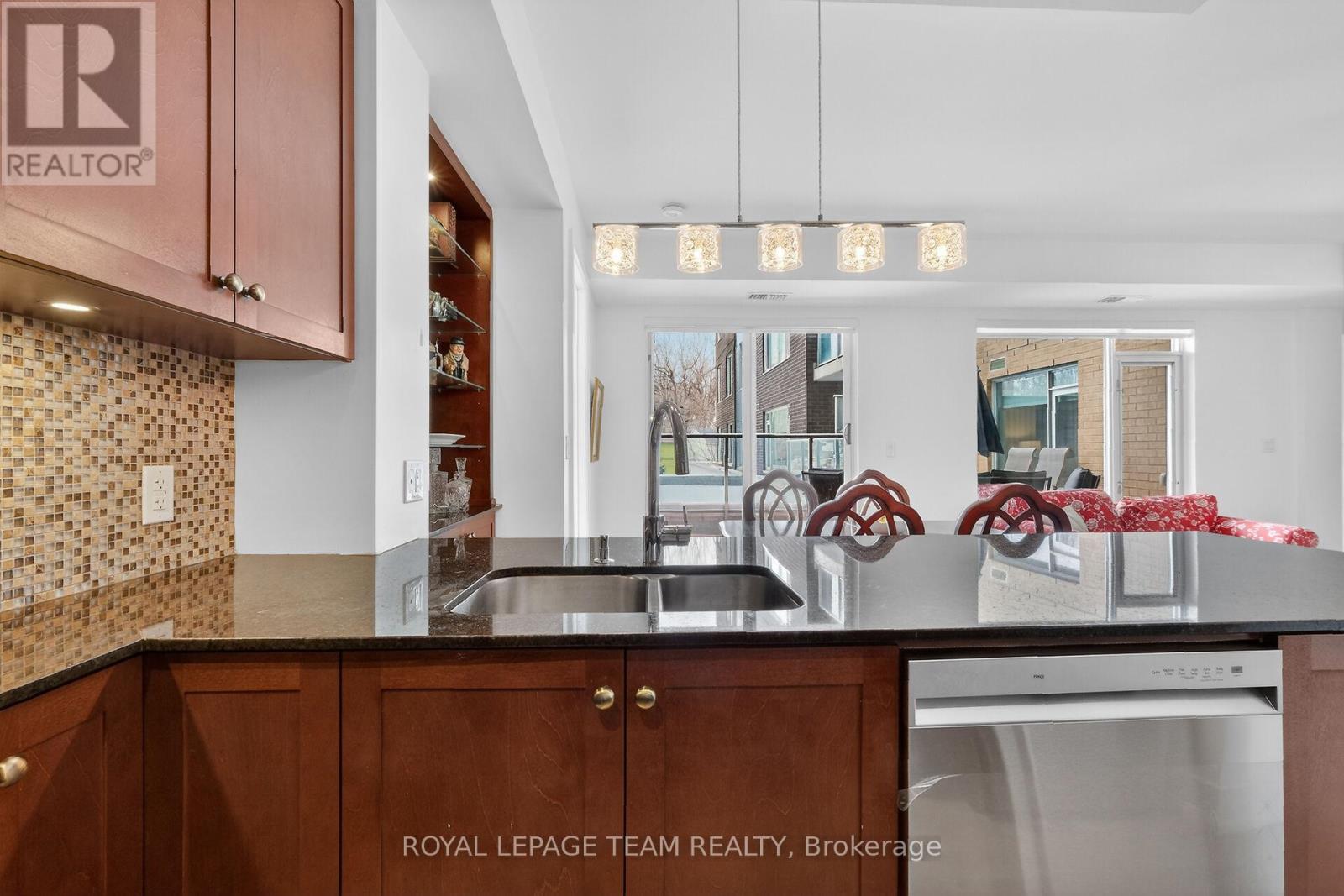 220 - 7 MARQUETTE AVENUE — photo 22