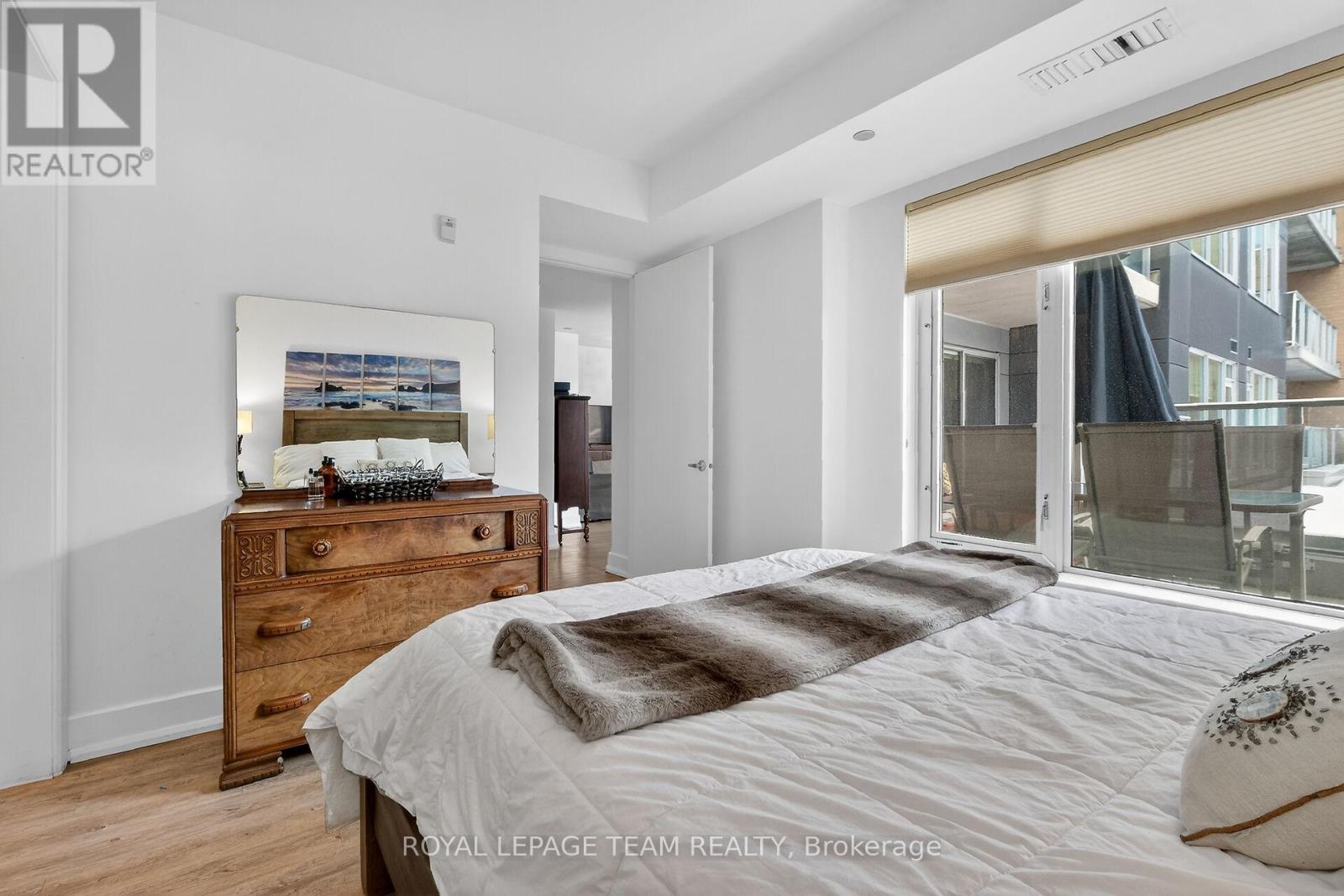 220 - 7 MARQUETTE AVENUE — photo 27