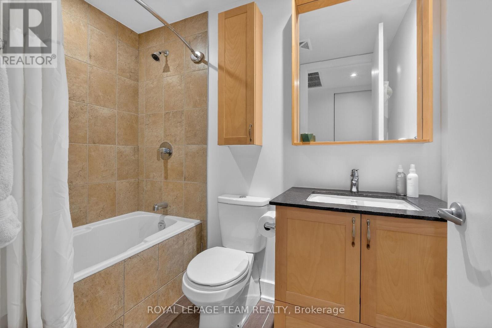 220 - 7 MARQUETTE AVENUE — photo 35