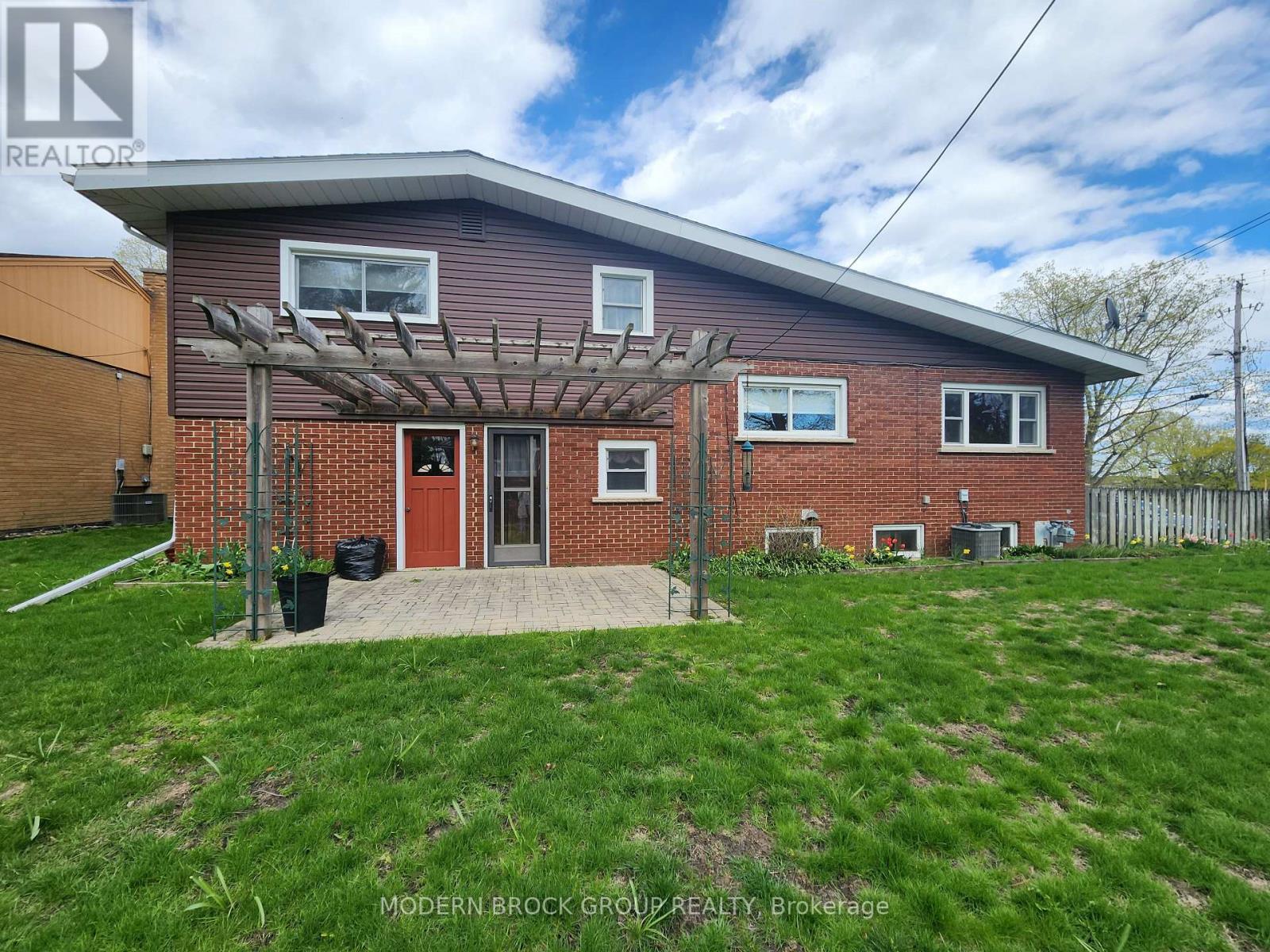 2 WOODLAWN PLACE, Brockville, Ontario, K6V2Z2 — Photo 40