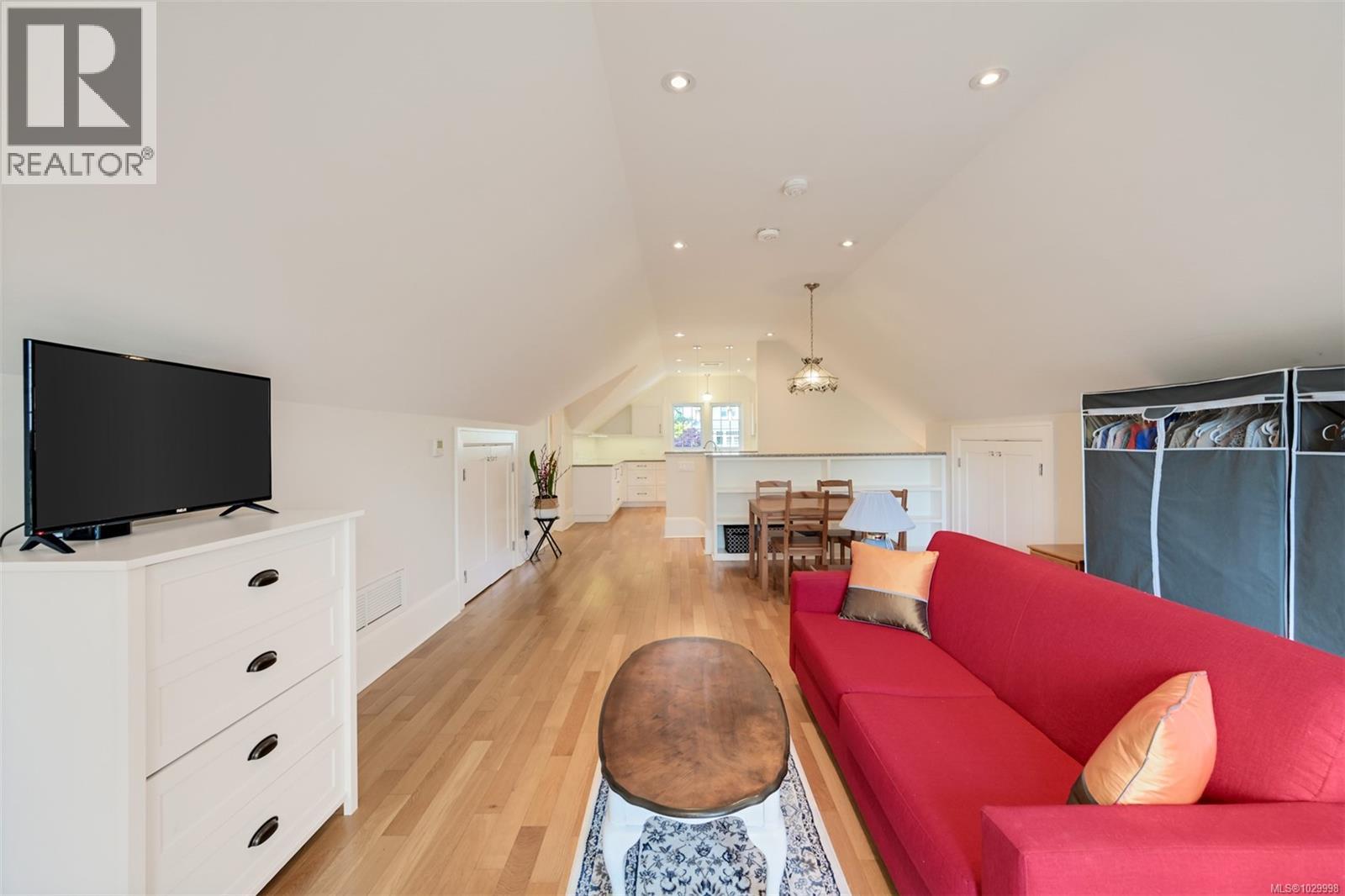  1630 York Place, Oak Bay