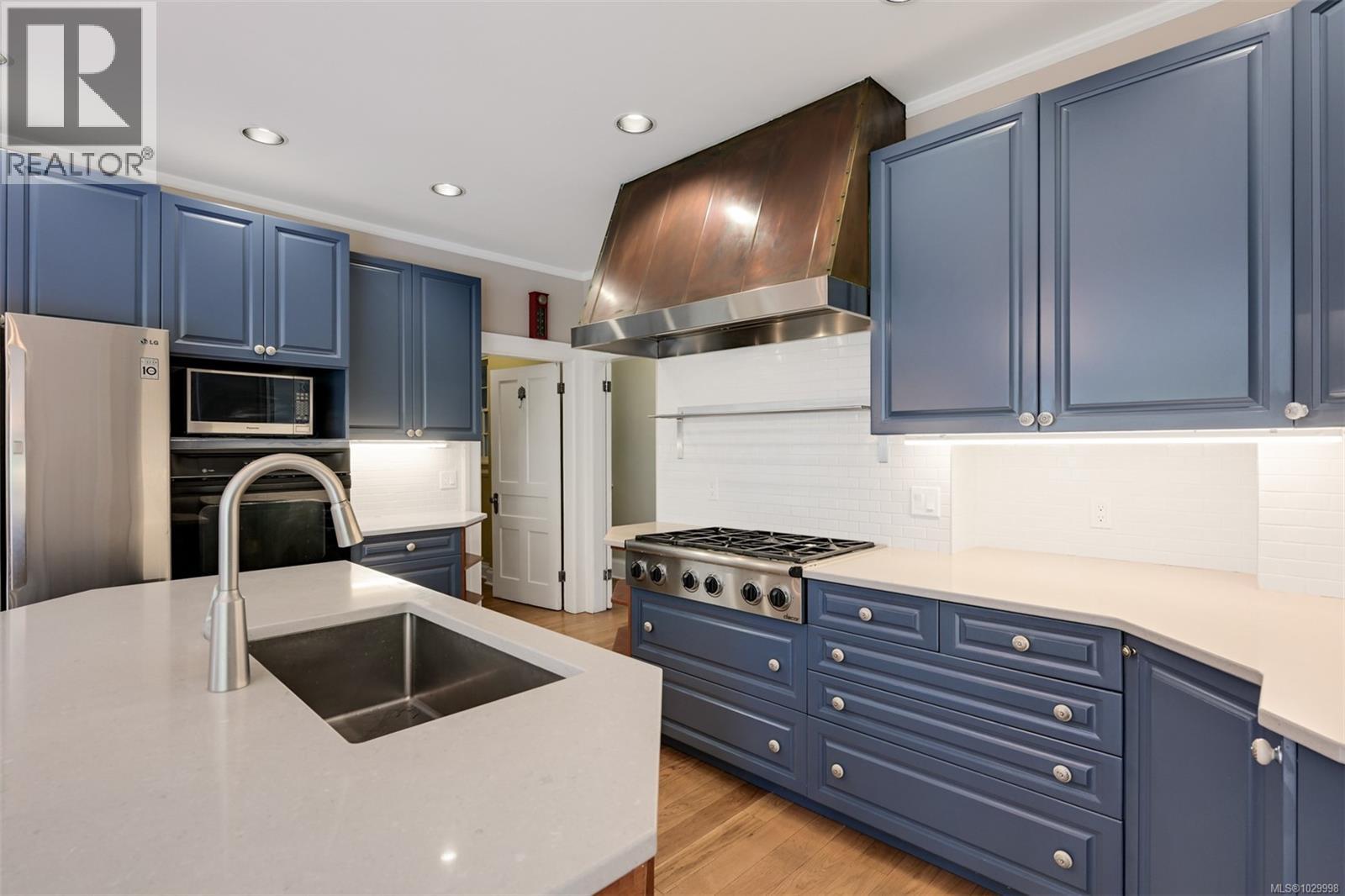  1630 York Place, Oak Bay