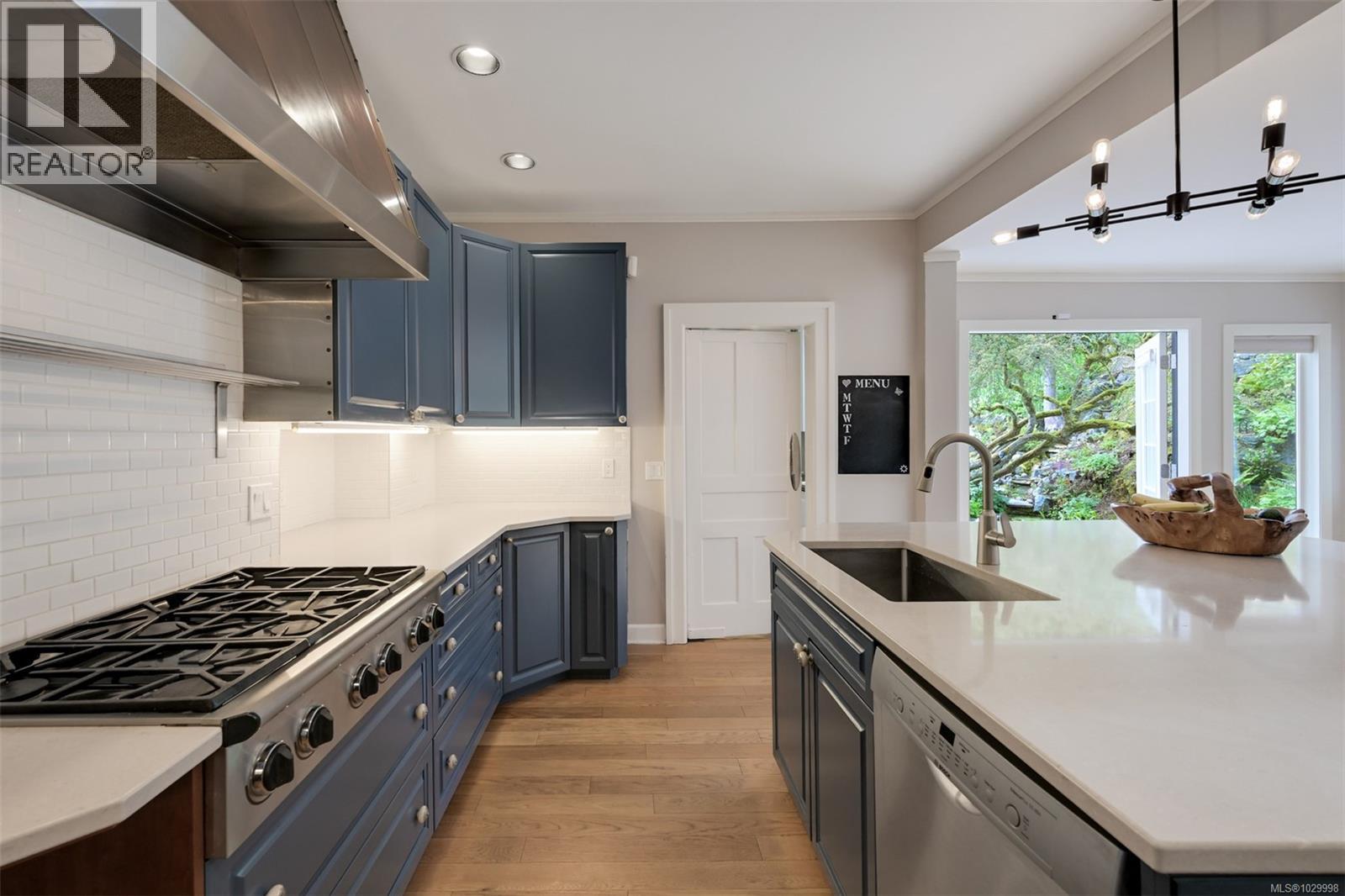  1630 York Place, Oak Bay