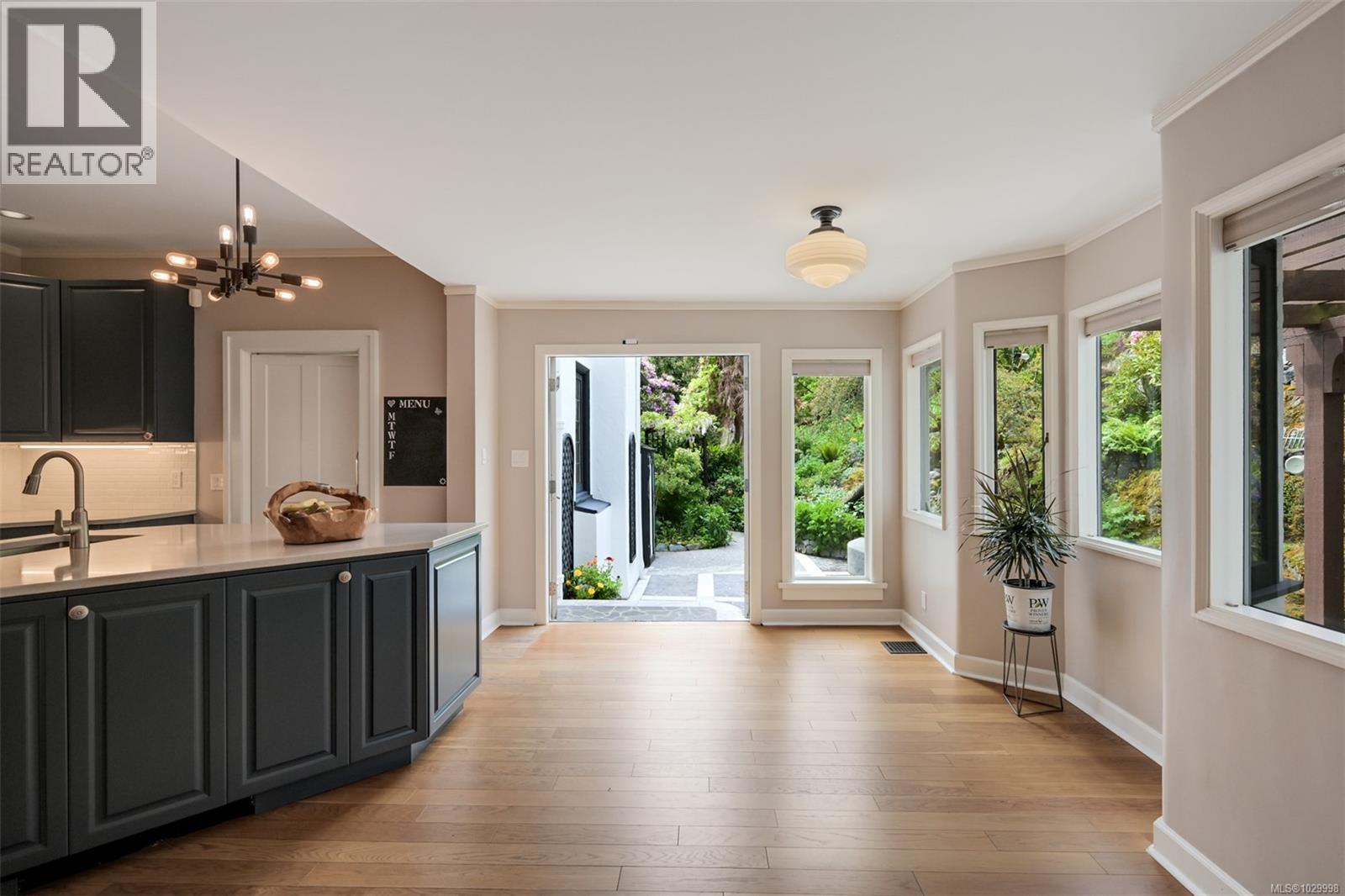  1630 York Place, Oak Bay