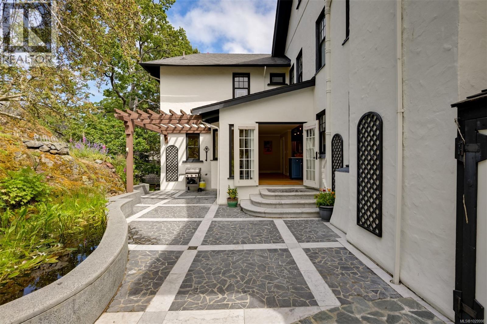  1630 York Place, Oak Bay