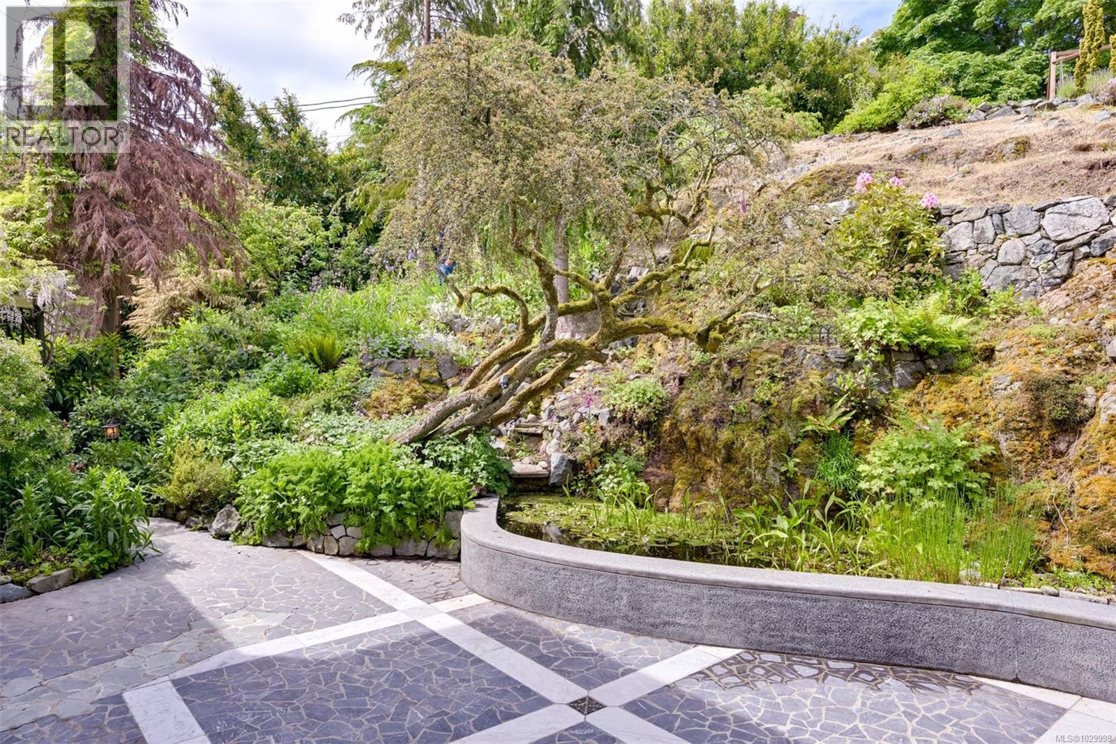  1630 York Place, Oak Bay