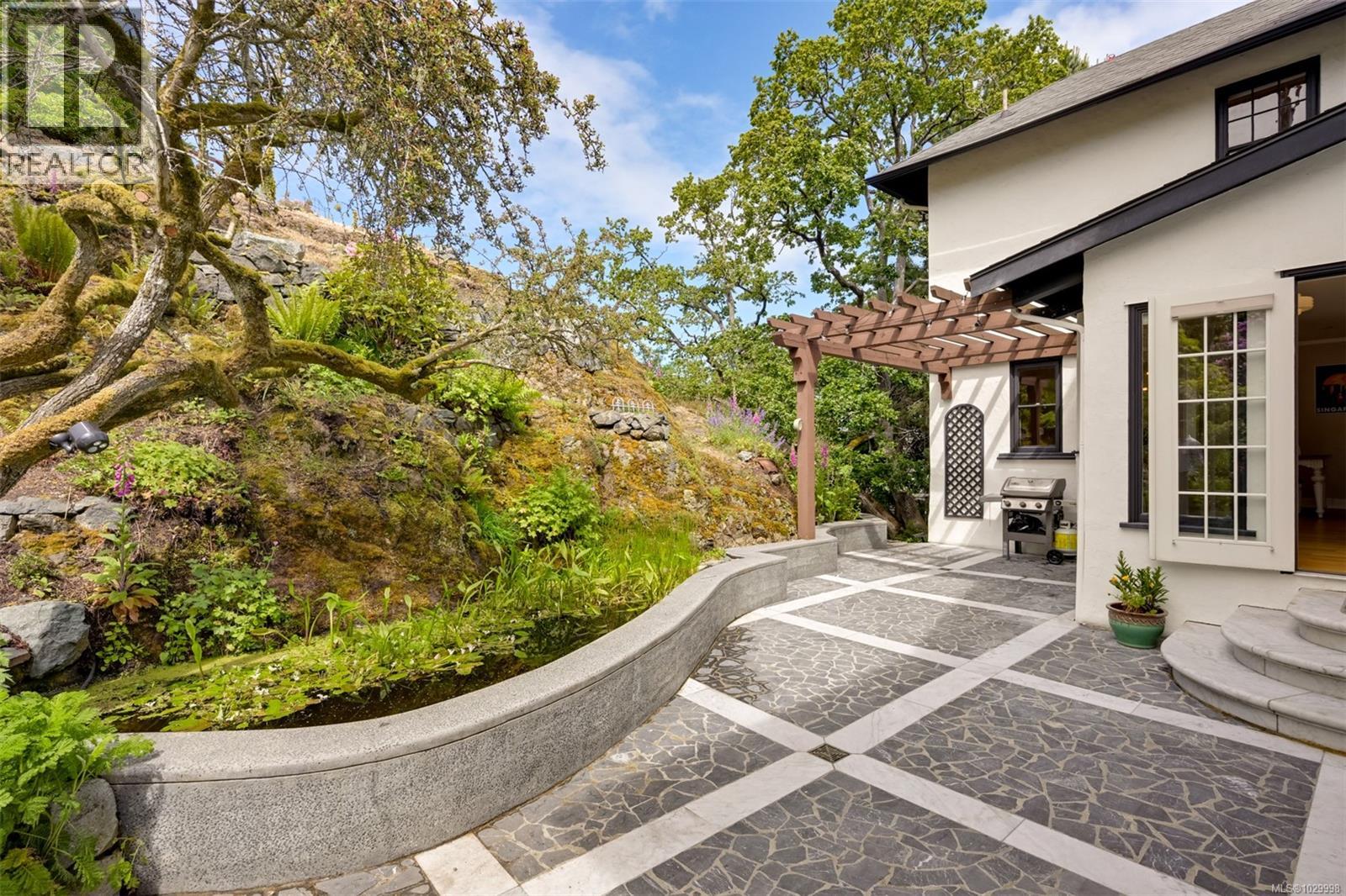  1630 York Place, Oak Bay