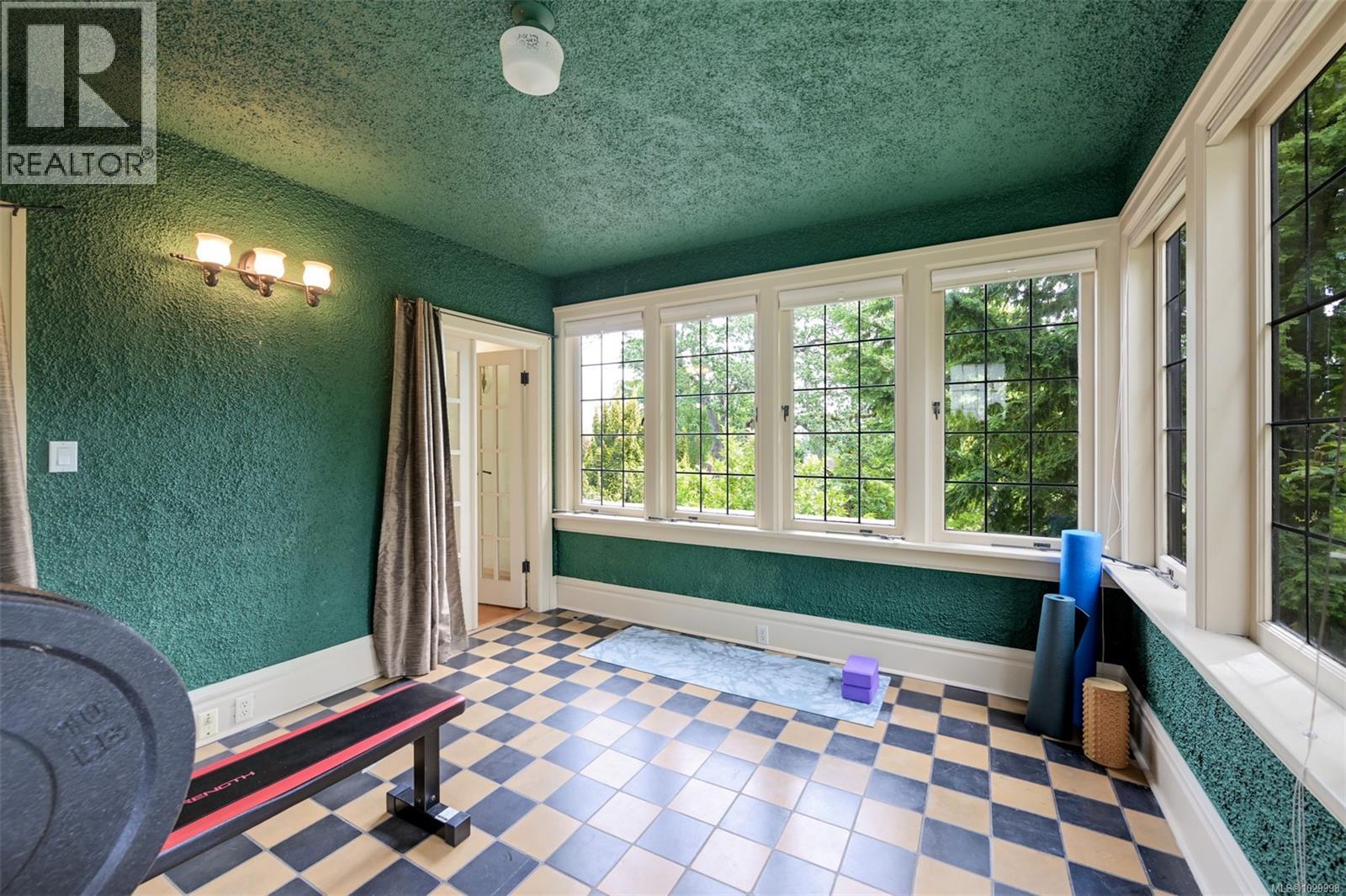  1630 York Place, Oak Bay