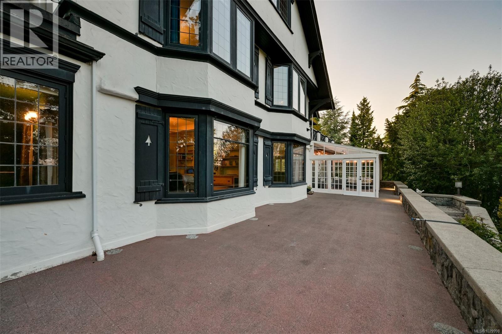  1630 York Place, Oak Bay