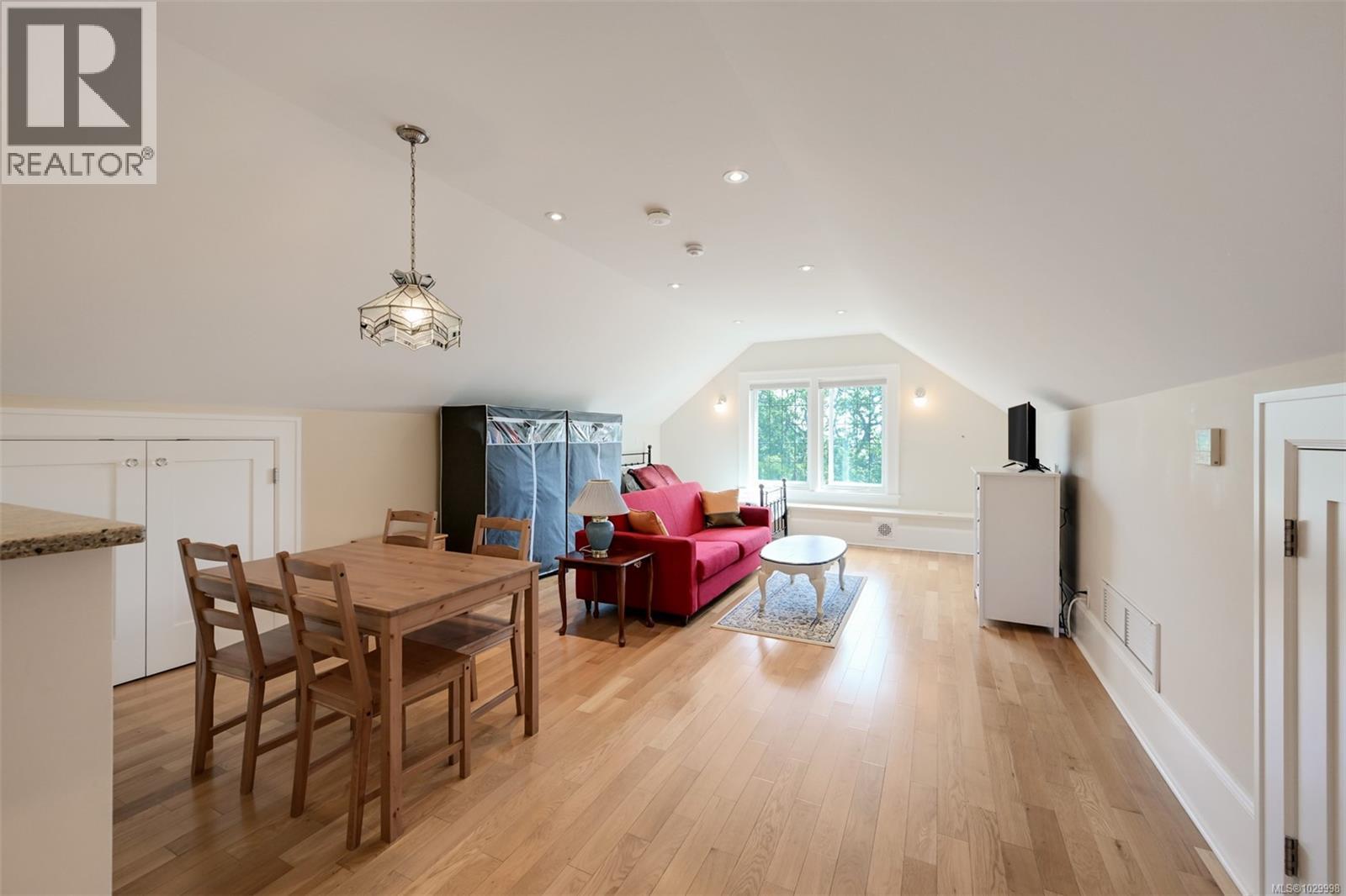  1630 York Place, Oak Bay