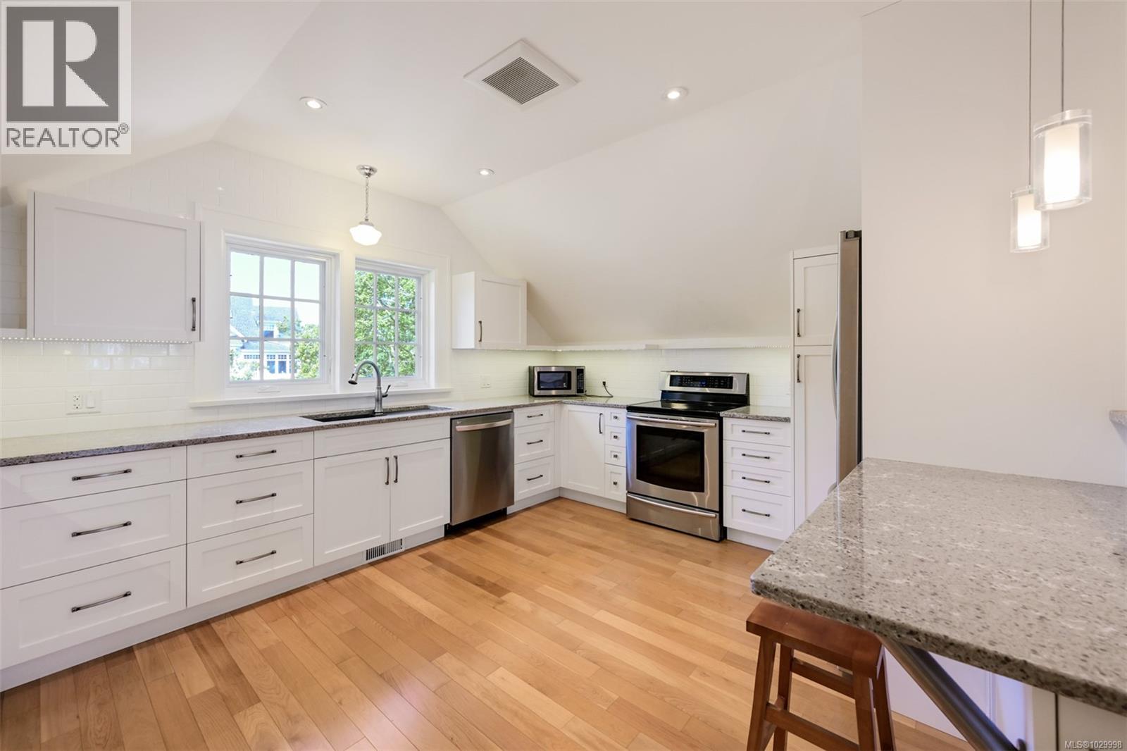 1630 York Pl - 73