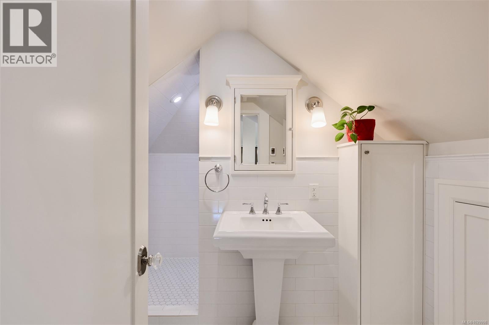  1630 York Place, Oak Bay