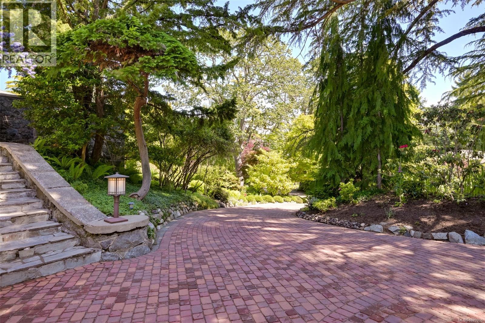  1630 York Place, Oak Bay