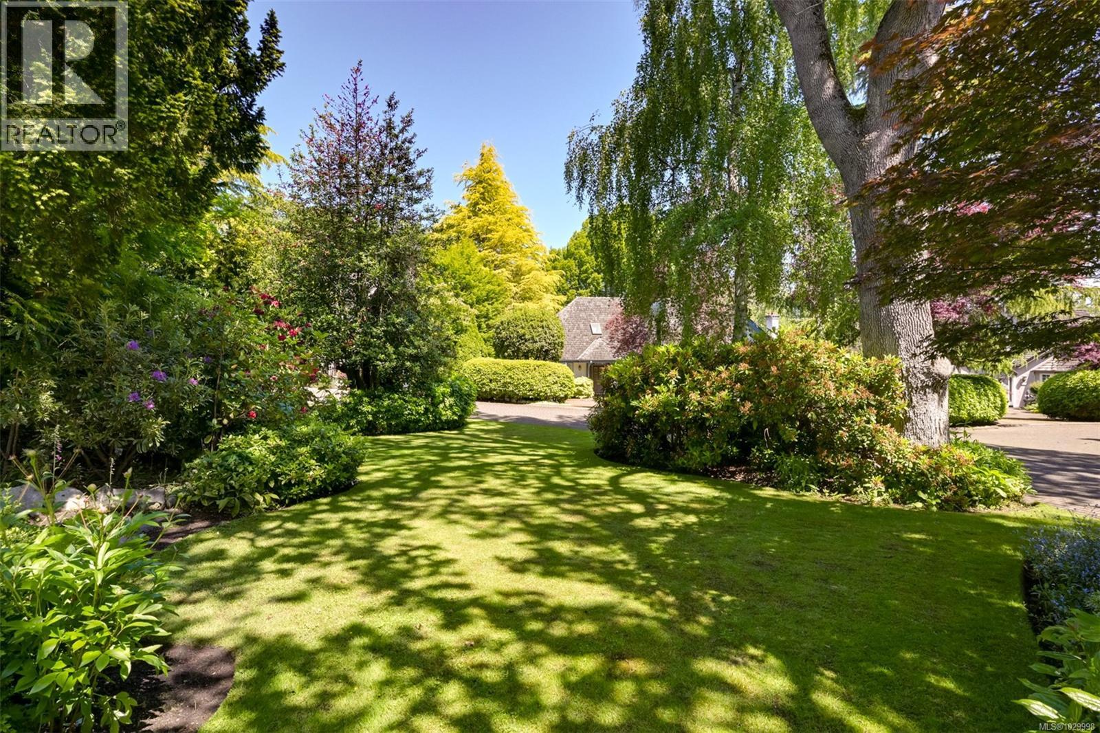  1630 York Place, Oak Bay