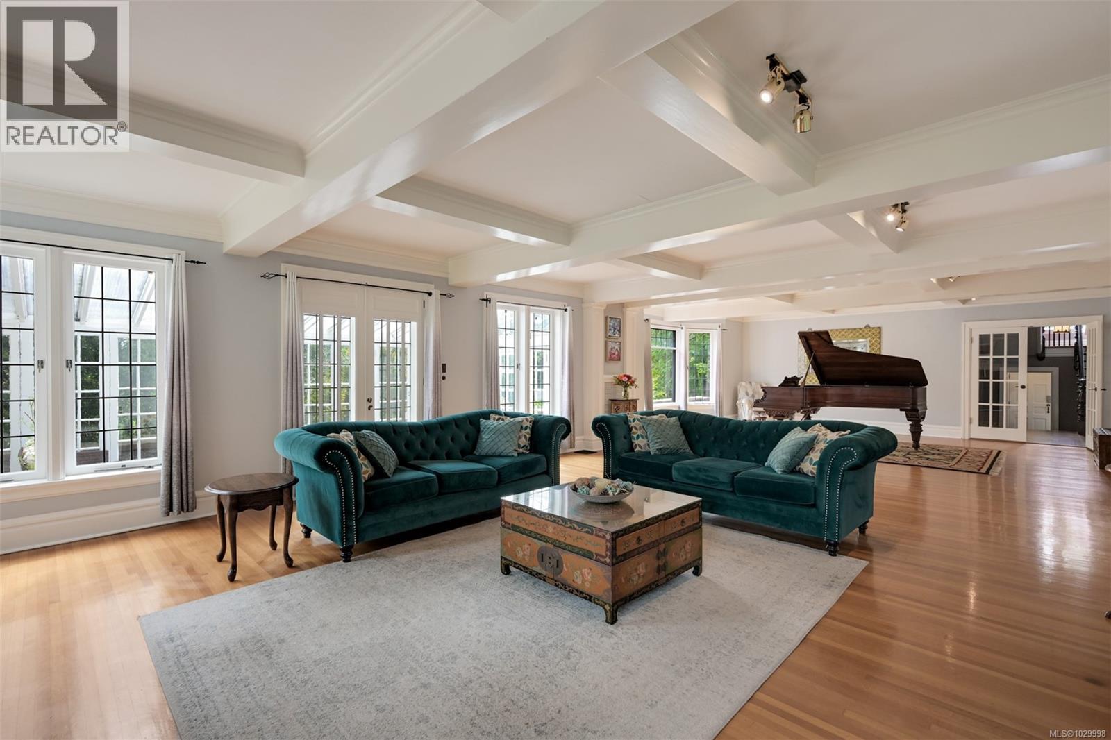  1630 York Place, Oak Bay