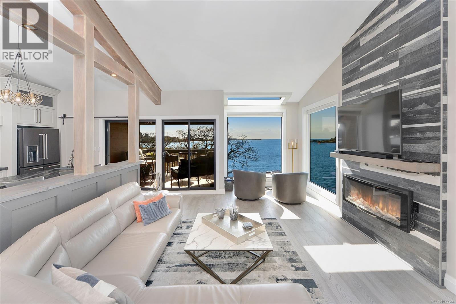 2 630 Seaforth Street, Victoria