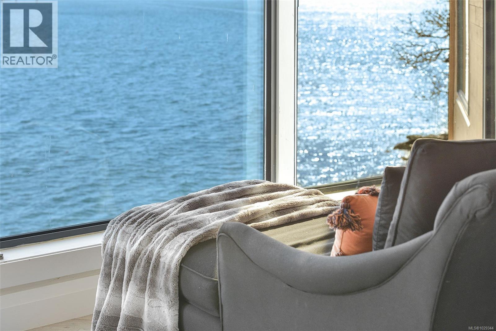 2 630 Seaforth Street, Victoria