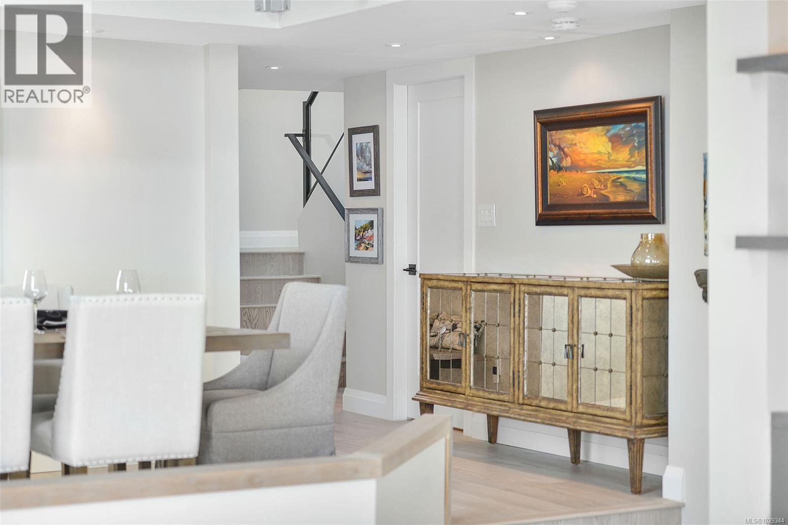 2 630 Seaforth Street, Victoria