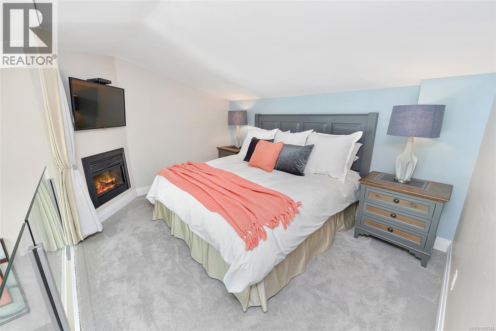 2 630 Seaforth Street, Victoria