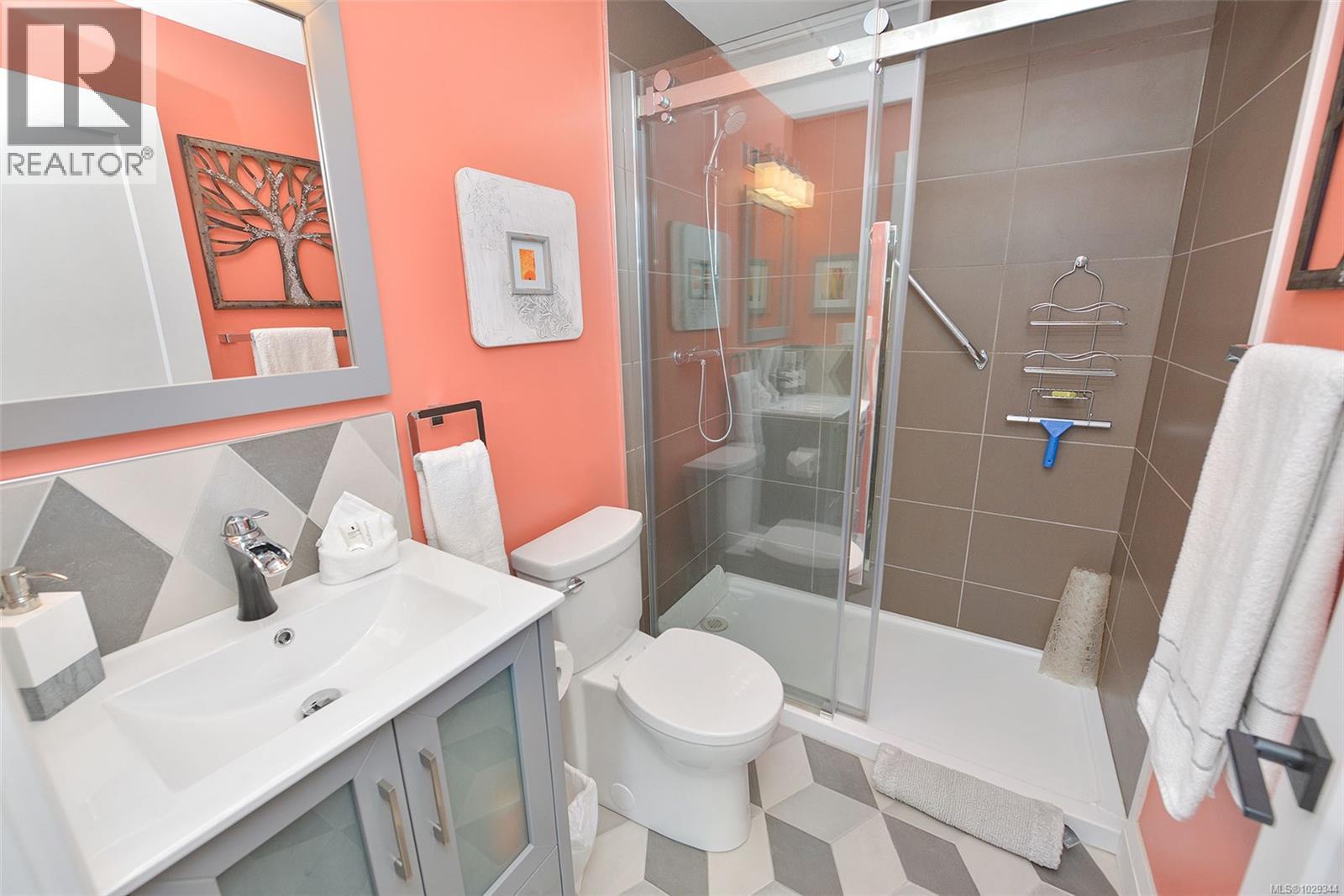 2 630 Seaforth Street, Victoria