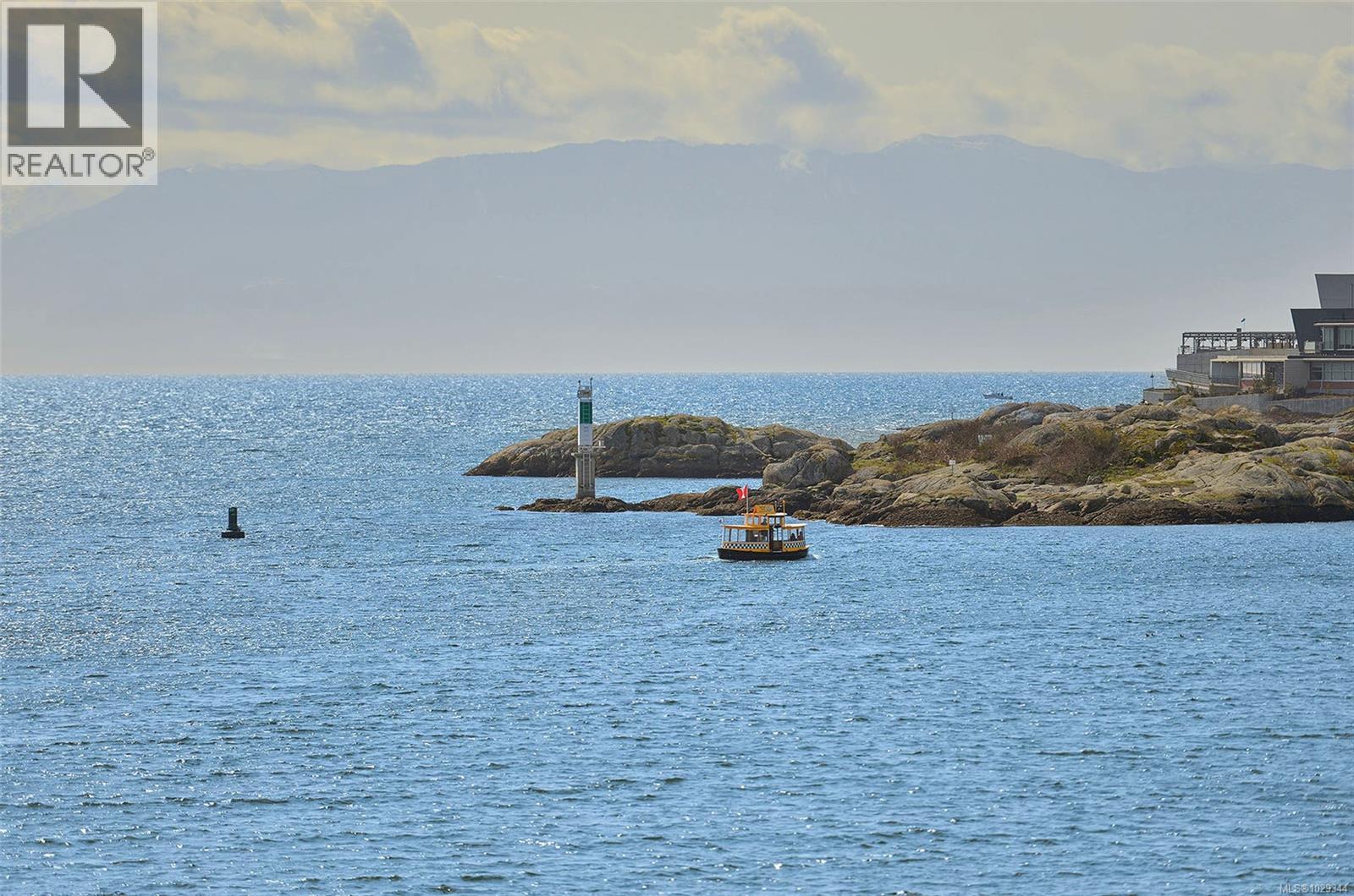 2 630 Seaforth Street, Victoria