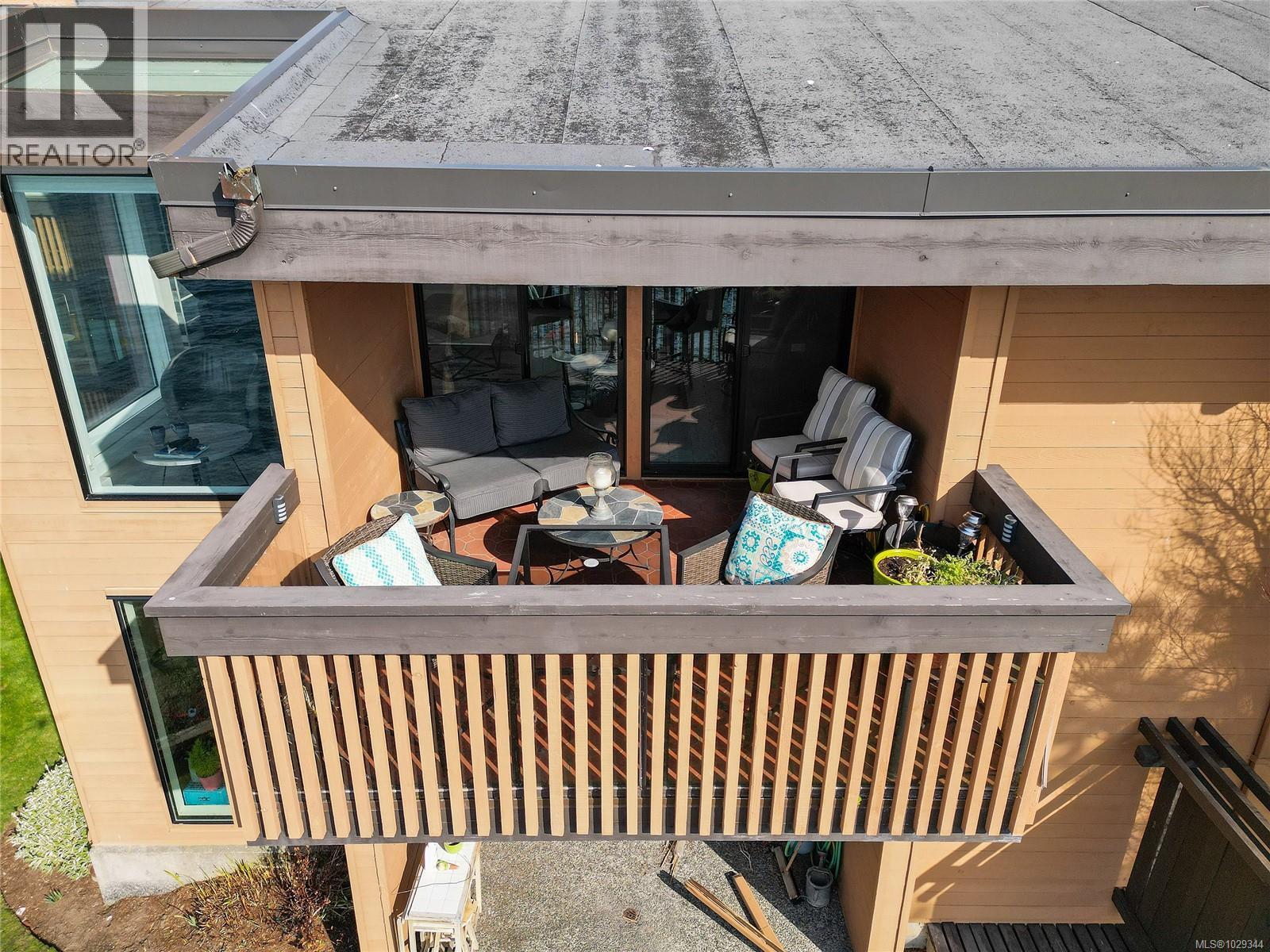 2 630 Seaforth Street, Victoria