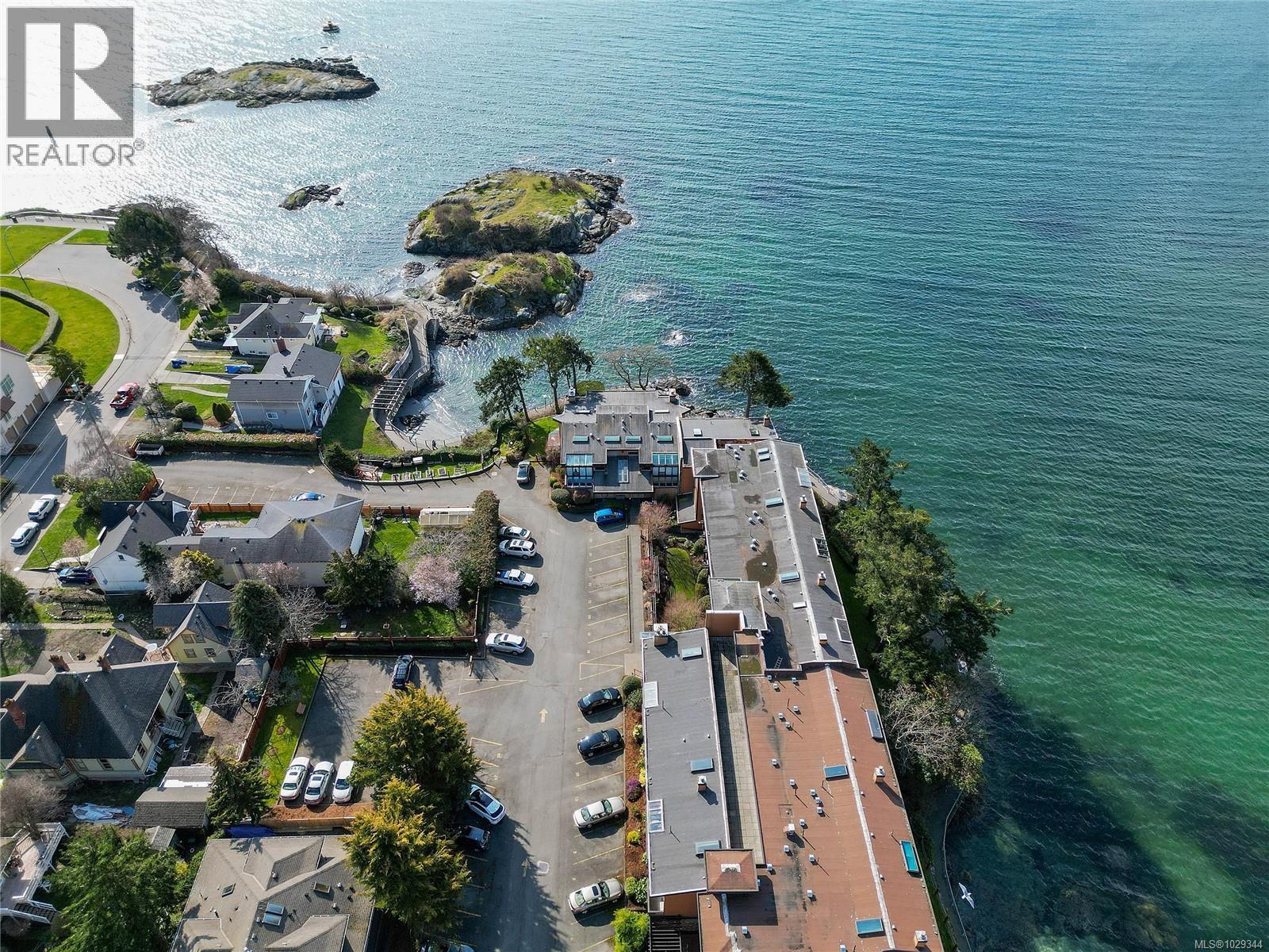 2 630 Seaforth Street, Victoria