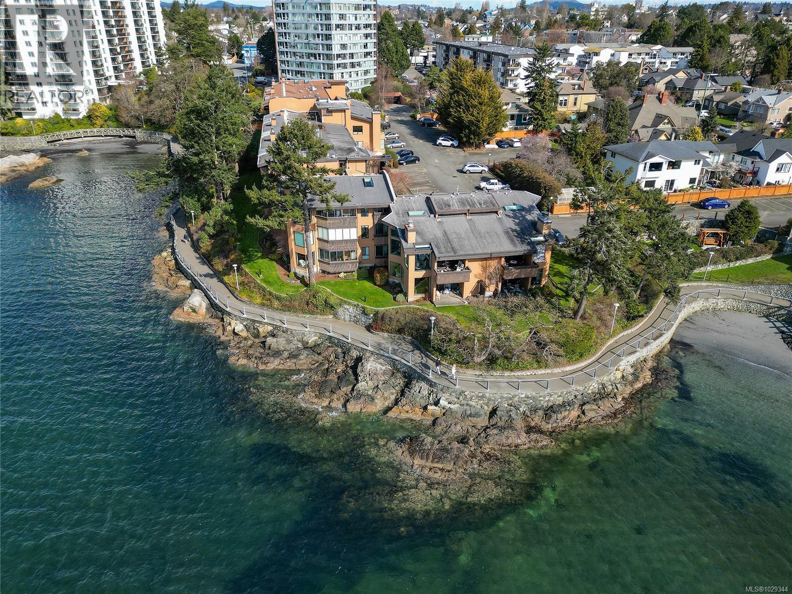 2 630 Seaforth Street, Victoria