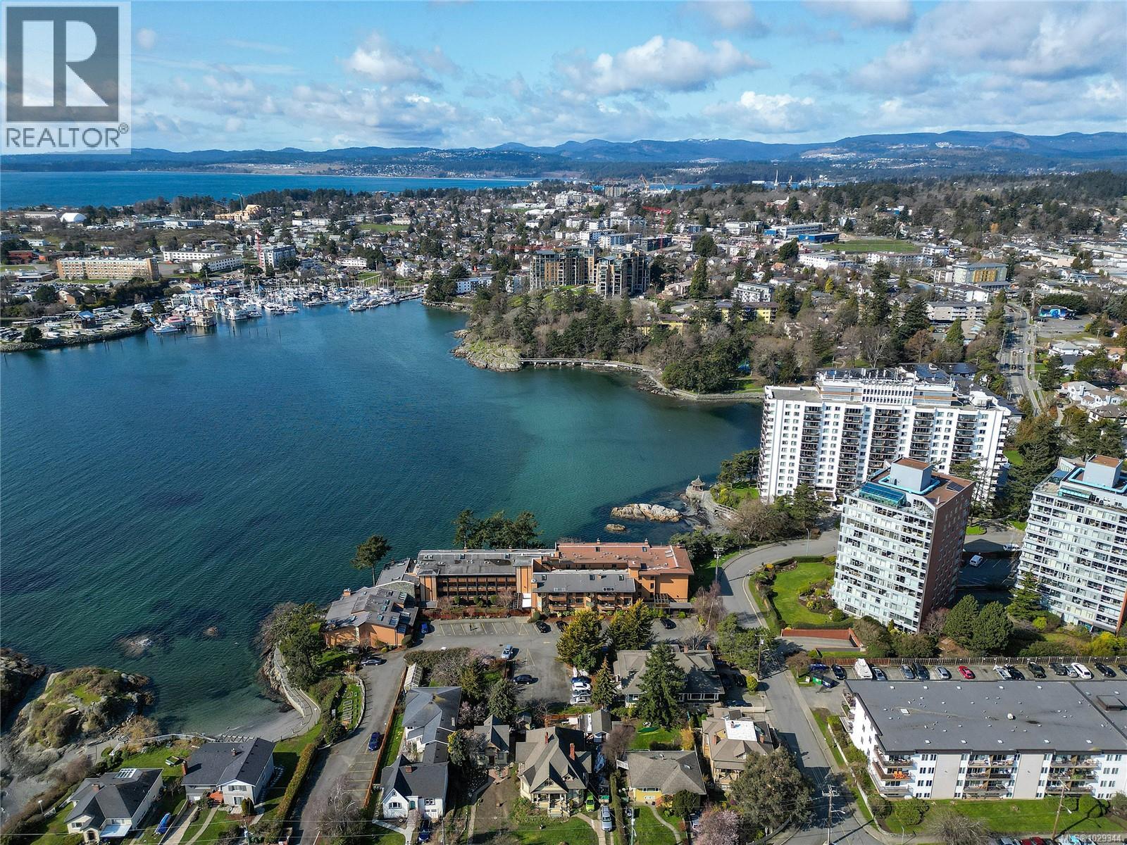 2 630 Seaforth Street, Victoria