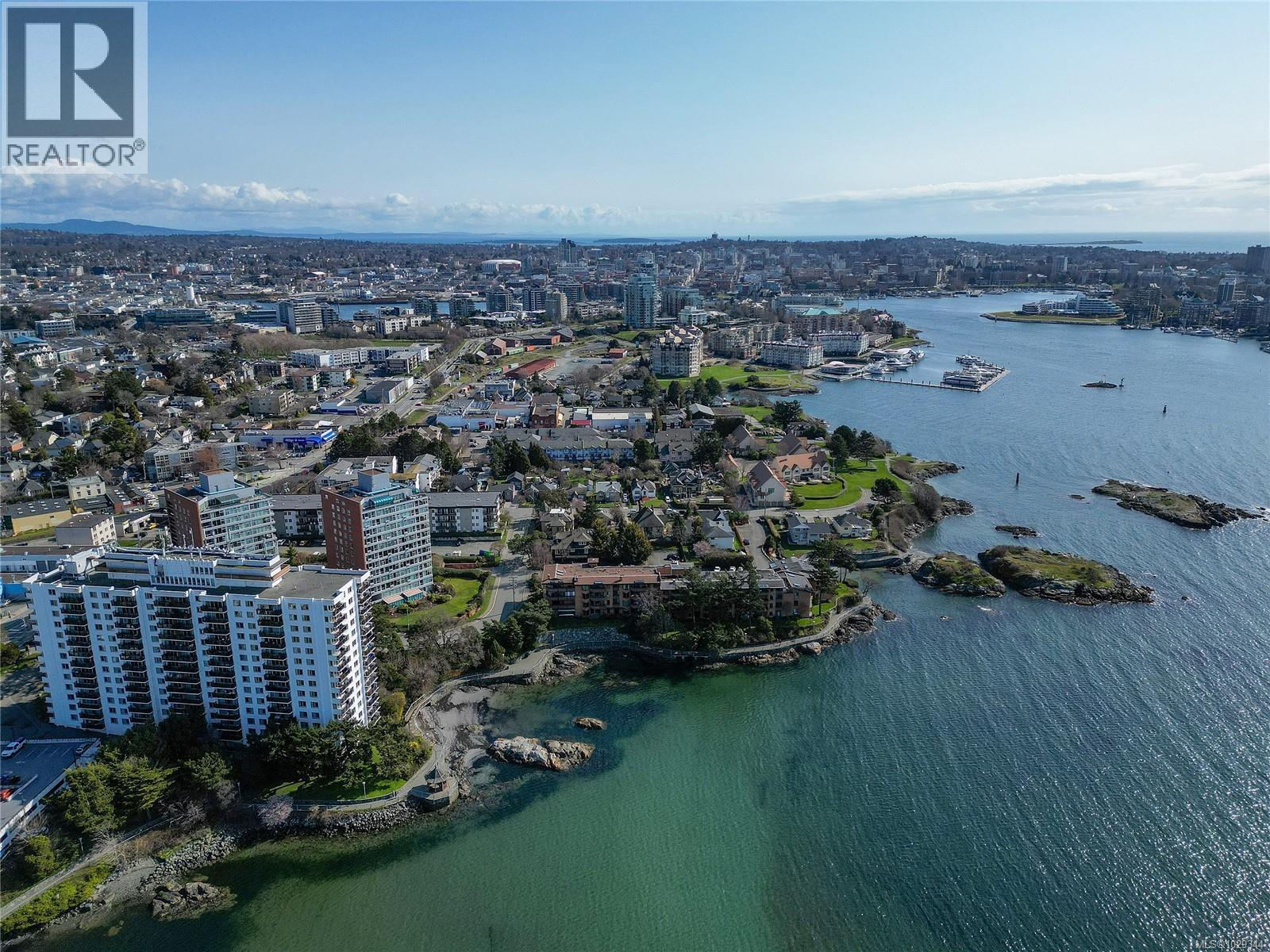 2 630 Seaforth Street, Victoria