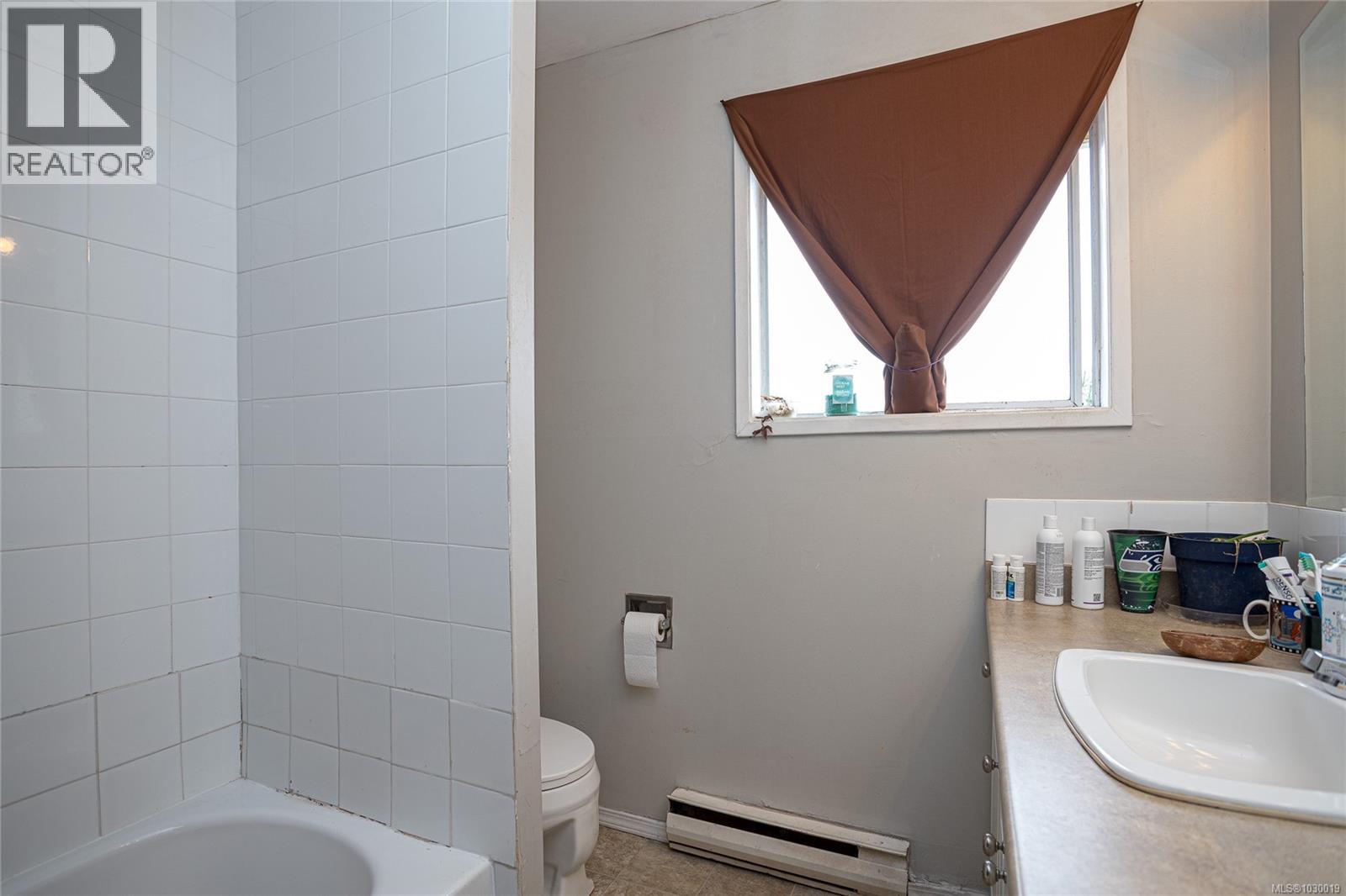 #9 6089 TRUESDALE ST - 12