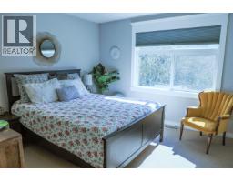 24170 Hill Avenue, Maple Ridge, BC V2W2C9 Photo 10