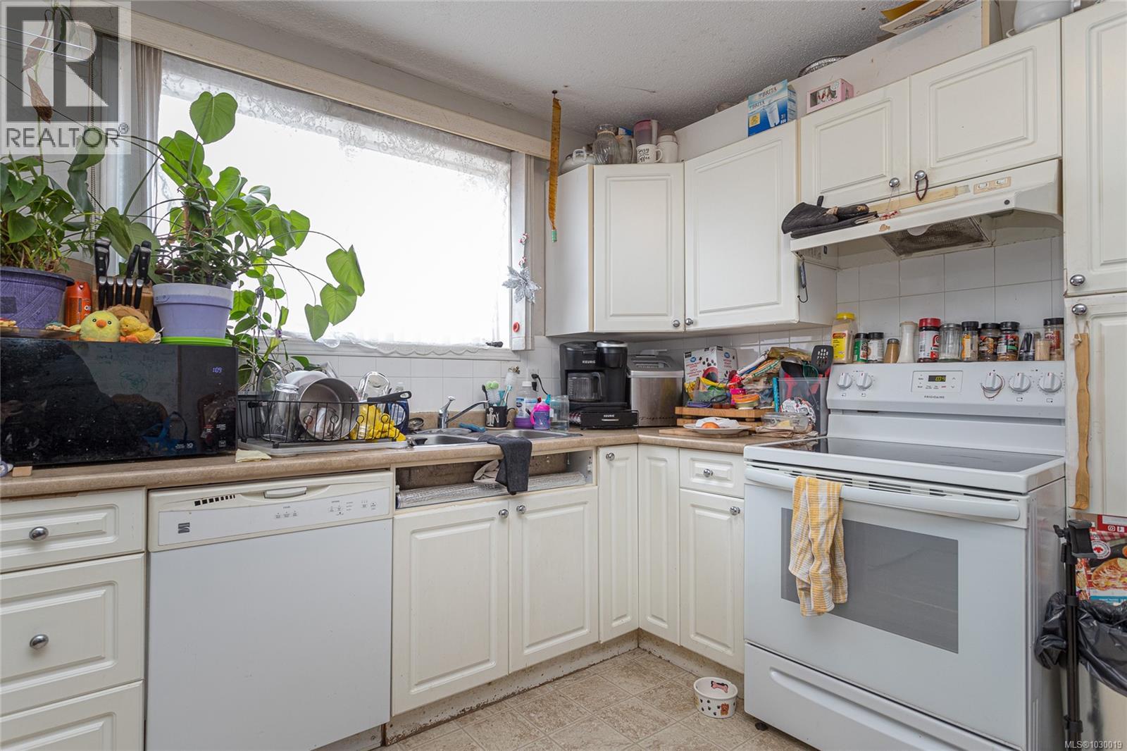 #9 6089 TRUESDALE ST - 6