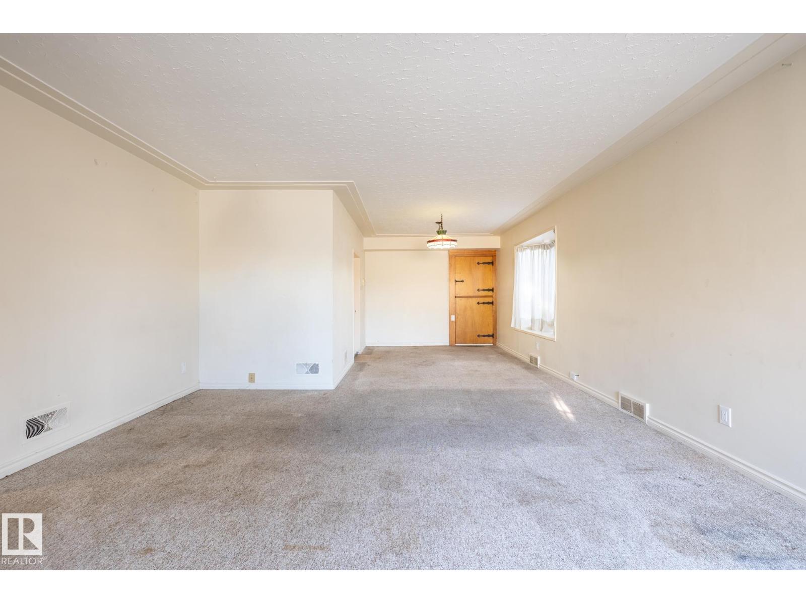 11819 87 AV NW - 29