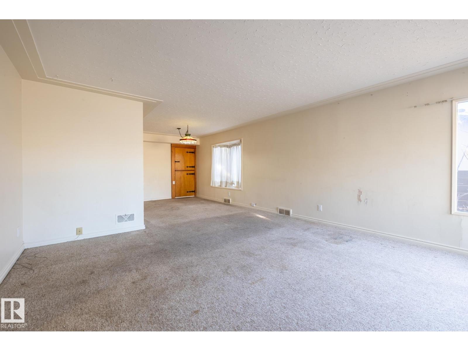 11819 87 AV NW - 30