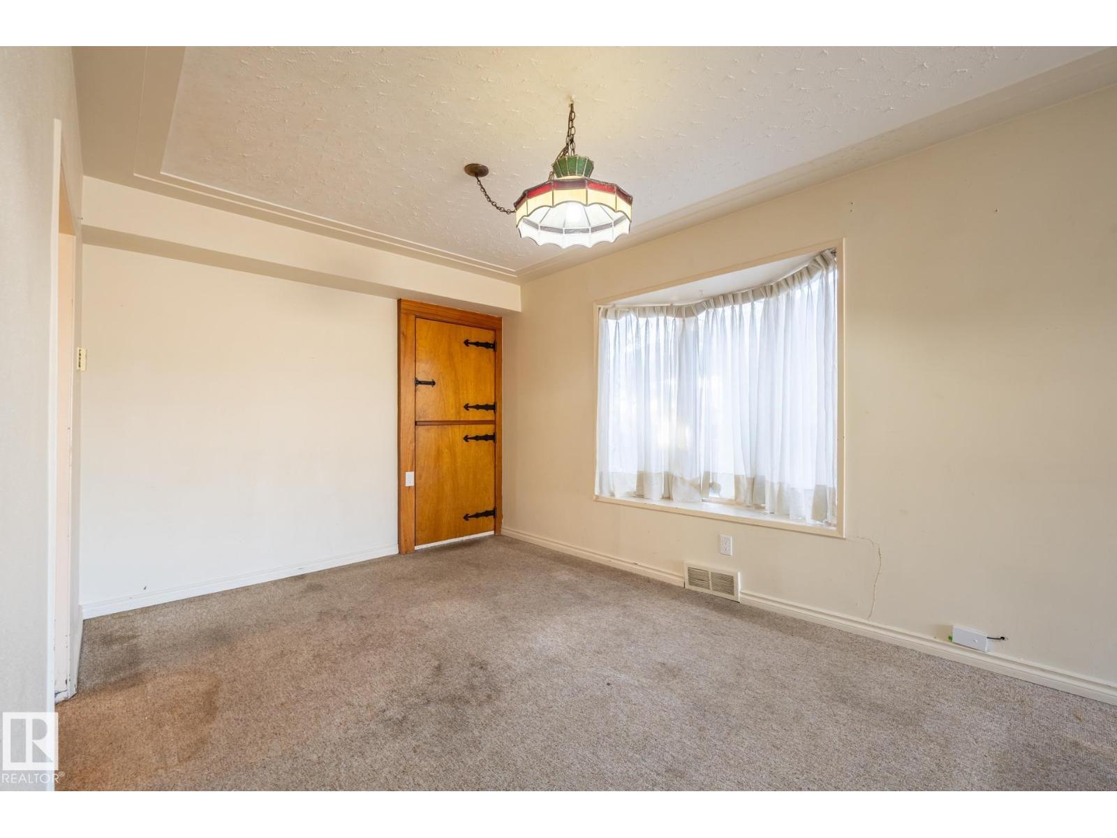 11819 87 AV NW - 34