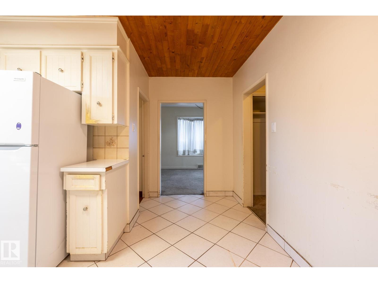 11819 87 AV NW - 39