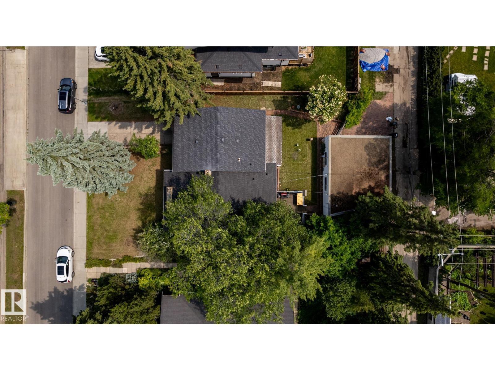 11819 87 AV NW - 4