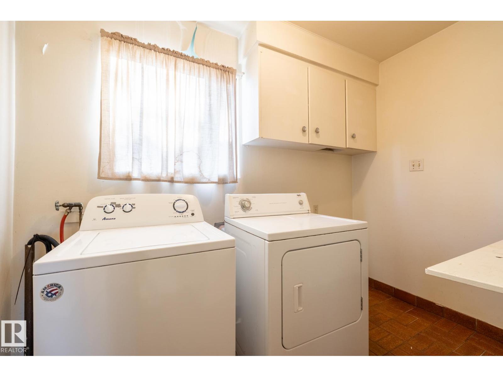 11819 87 AV NW - 40