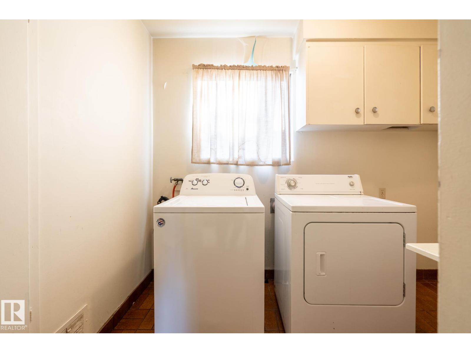 11819 87 AV NW - 41