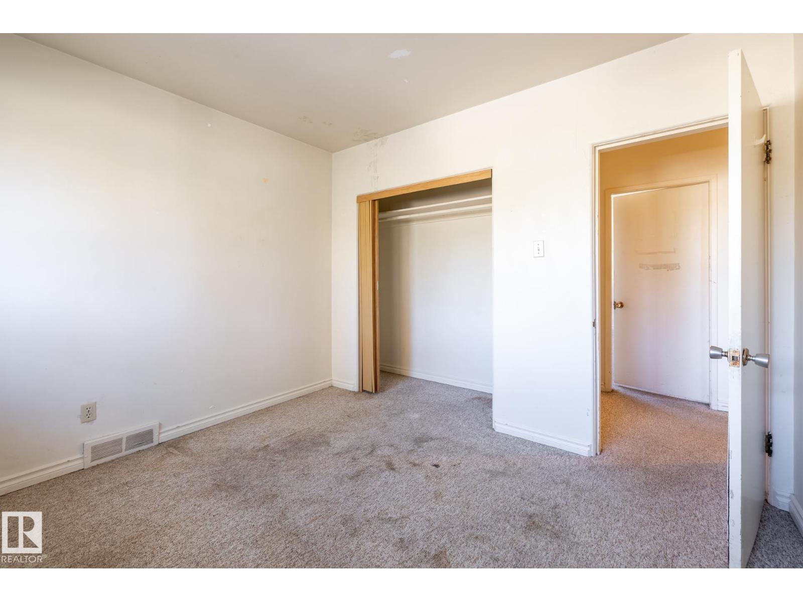11819 87 AV NW - 49