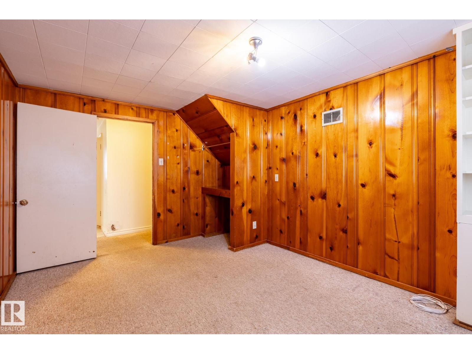11819 87 AV NW - 57