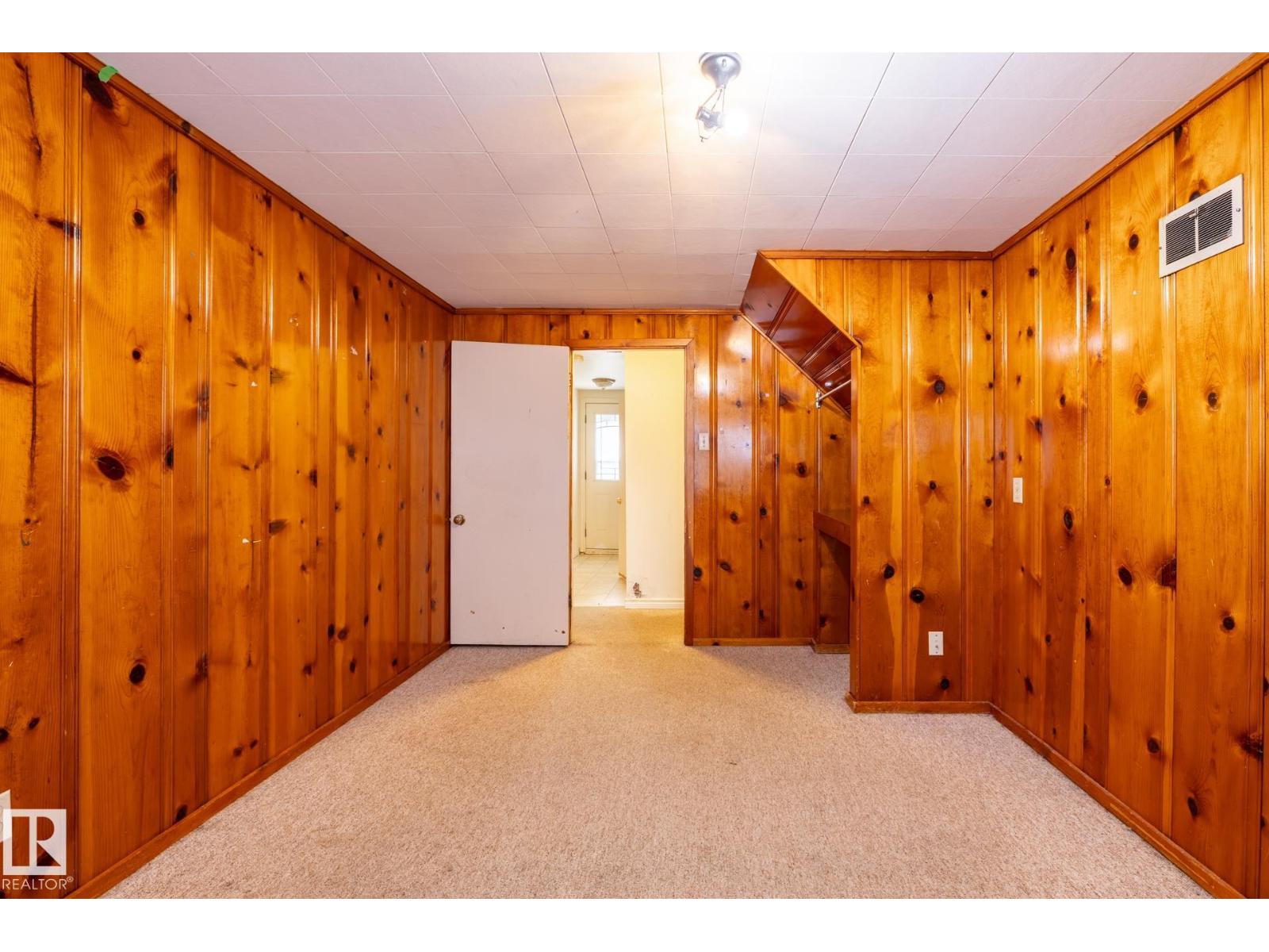 11819 87 AV NW - 58