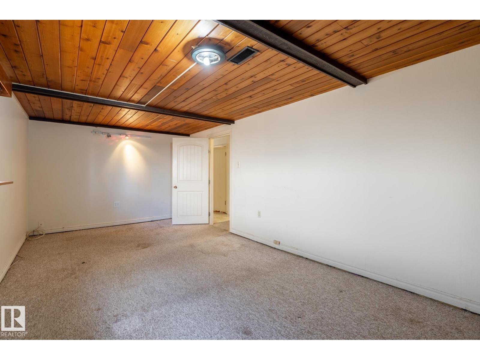 11819 87 AV NW - 60